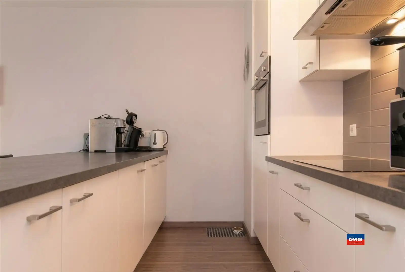Instapklaar appartement met 2 slaapkamers en terras foto 5