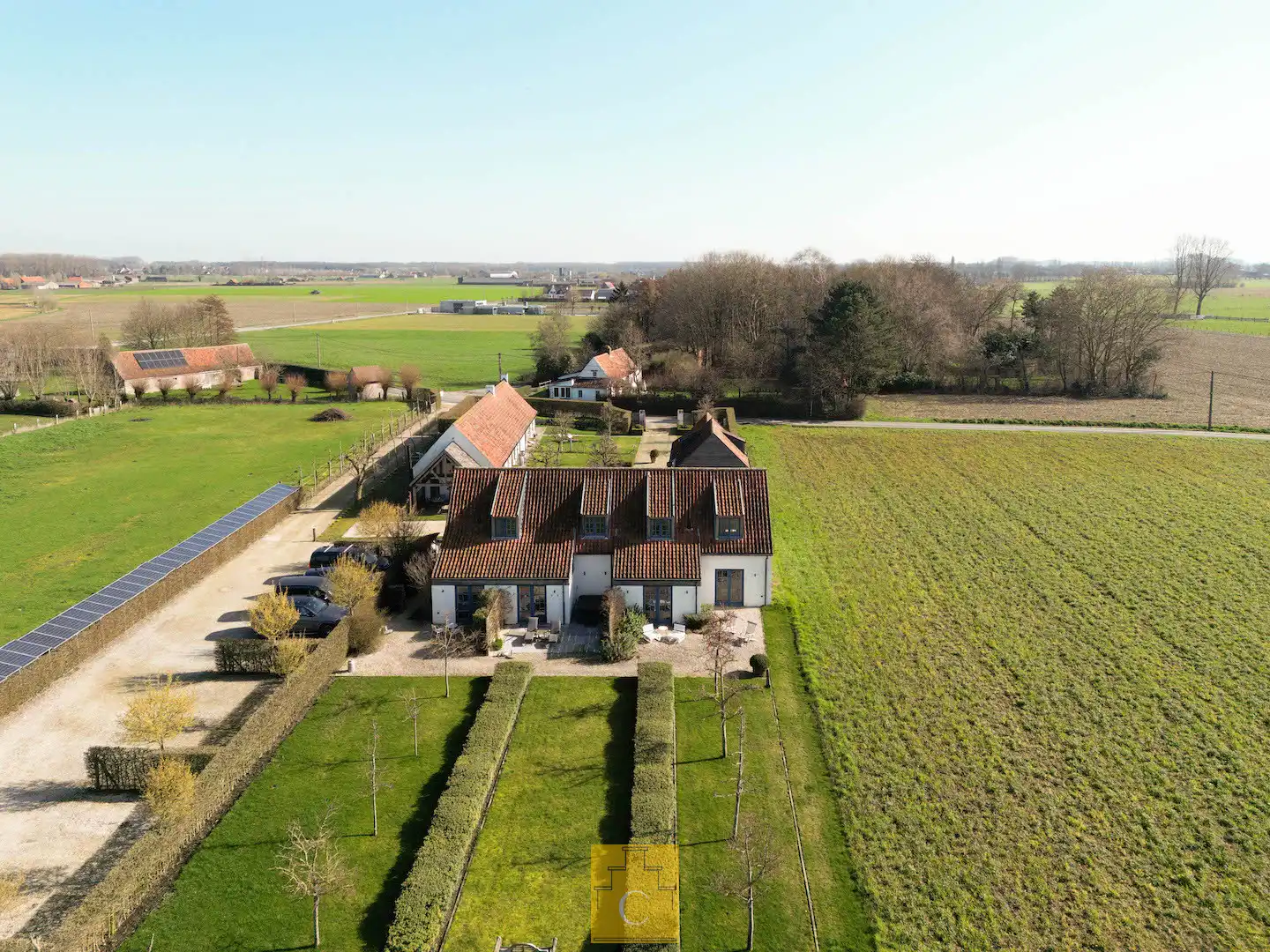 Idyllisch gelegen landgoed, voormalige hoeve, met karakterwoning, vakantieverblijf/boutique B & B met 6 vergunde kamers, parking en weide op circa 1 ha foto 27