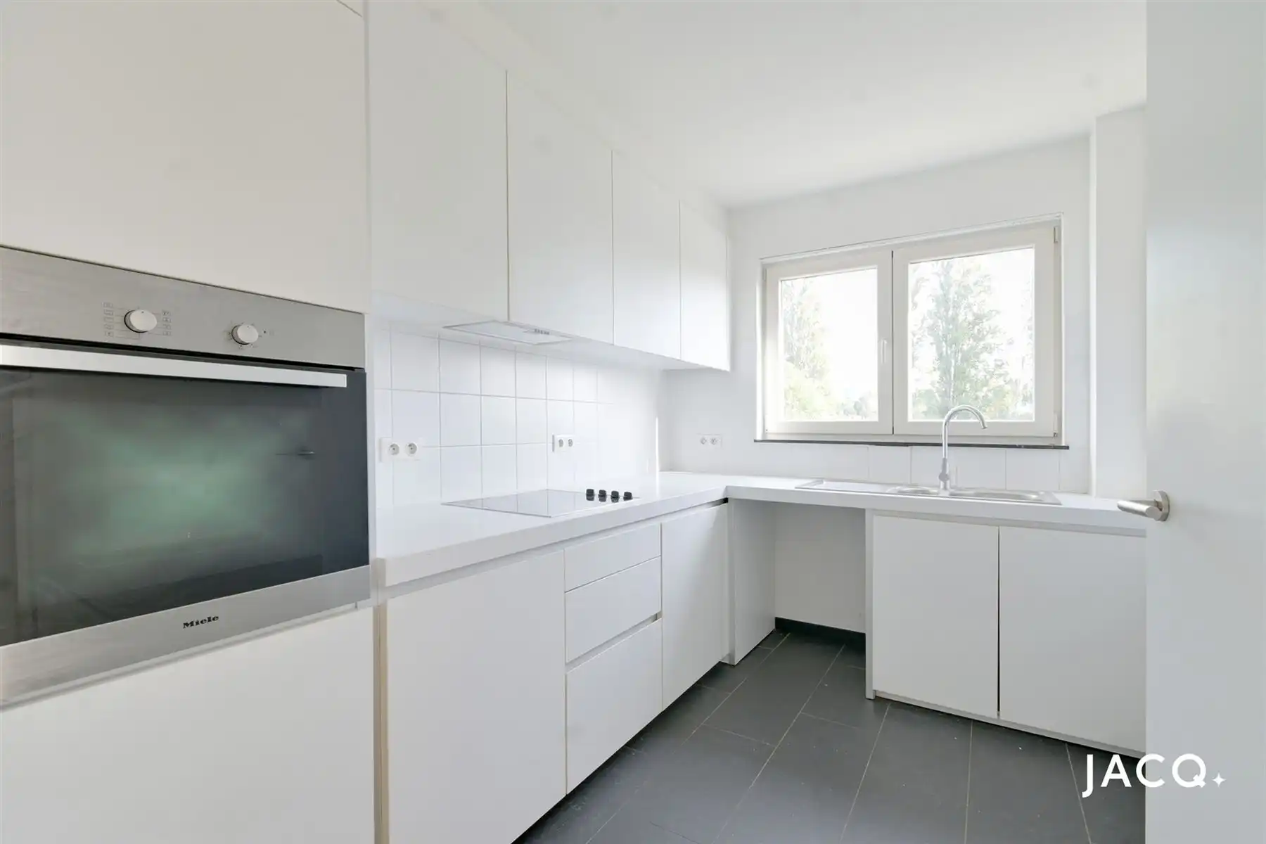 Recent dakappartement met 2 slaapkamers te Anderlecht foto 5