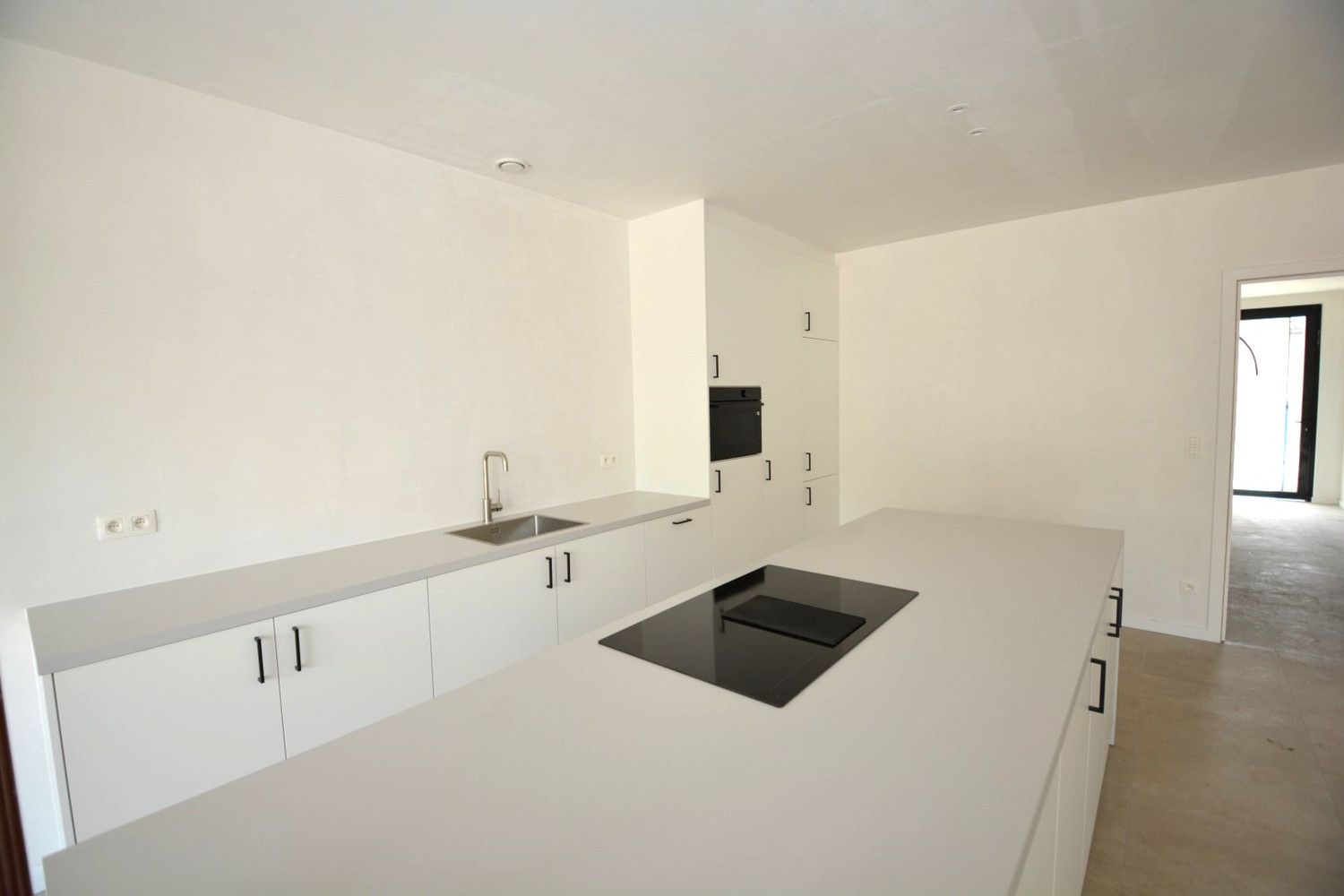 NIEUWBOUWWONING MET 3 SLK, TUIN EN PARKEERPLAATS! foto 5