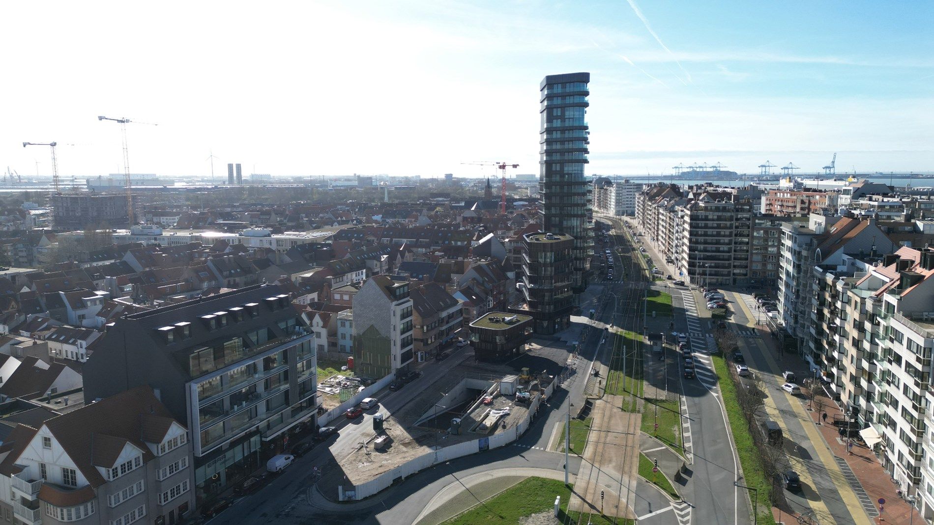 Staanplaats gelegen onder het nieuwbouwproject De Heldentoren. foto 2