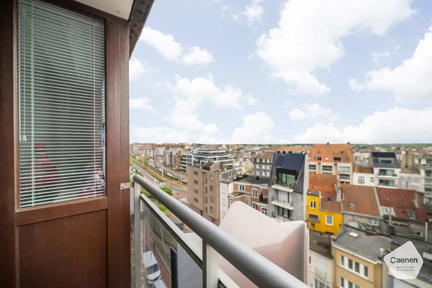 Lichtrijk twee slaapkamer appartement met terras op toplocatie foto 7