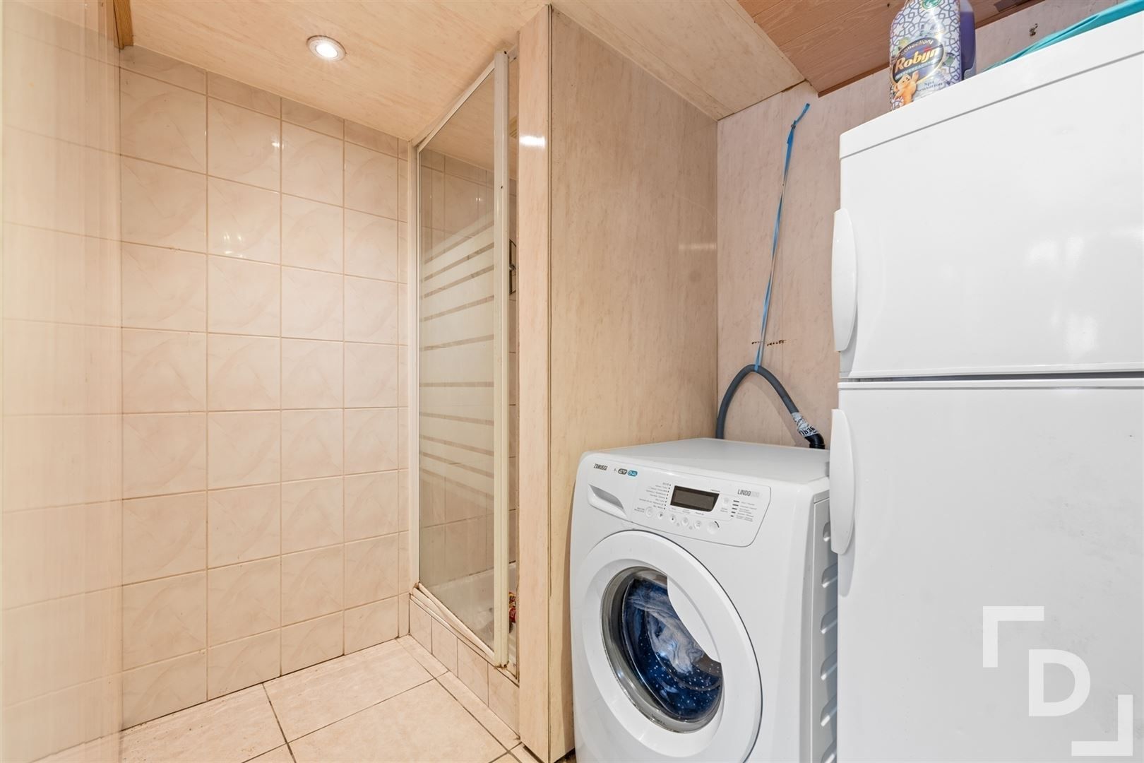 Gezinswoning met ruime tuin in hartje Krombeke! foto 15