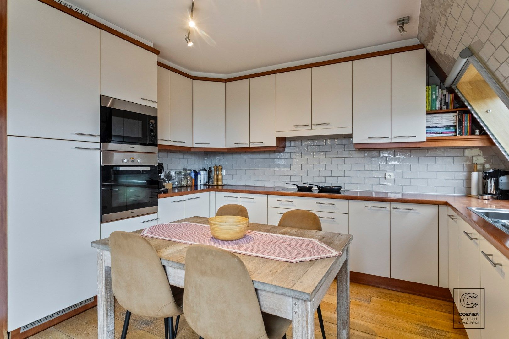 Ruim en stijlvol appartement van 146m² met zonnig terras in Lier!  foto 8