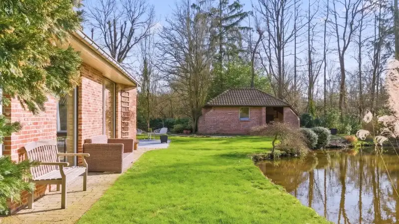 Exclusief gelegen villa van 345m² op 30 are met grote vijver foto 26