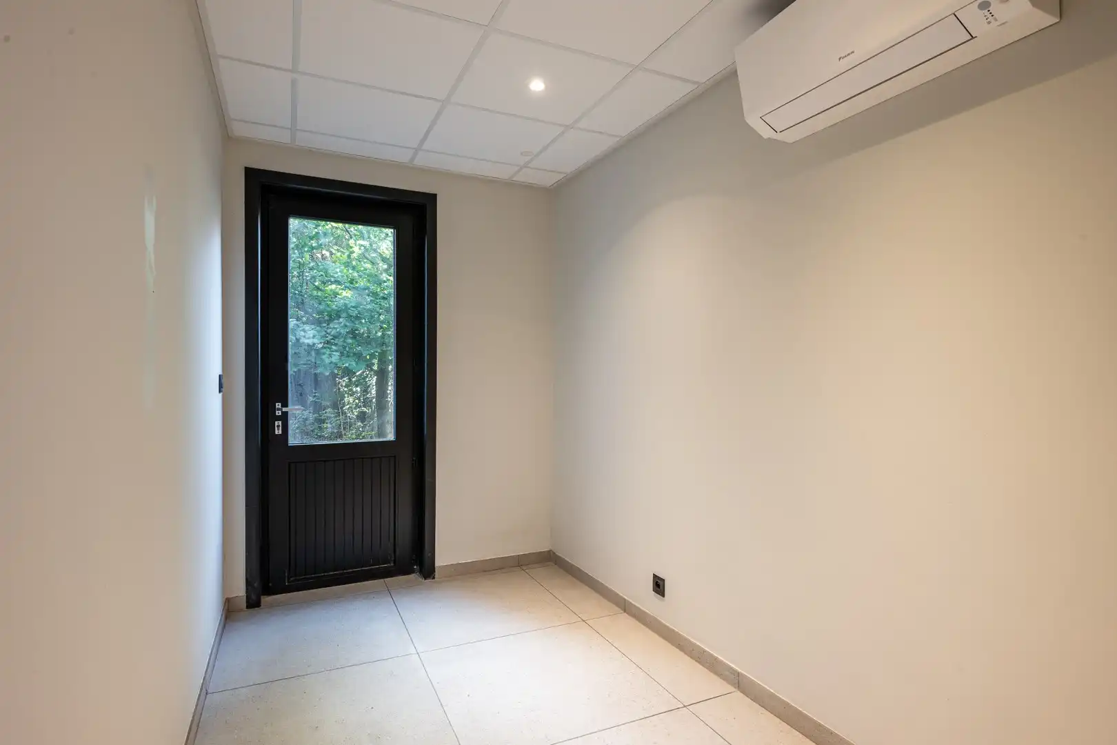 Stijlvolle woonst te koop in Eeklo - Recent gerenoveerd met diverse mogelijkheden in een levendige omgeving! foto 17
