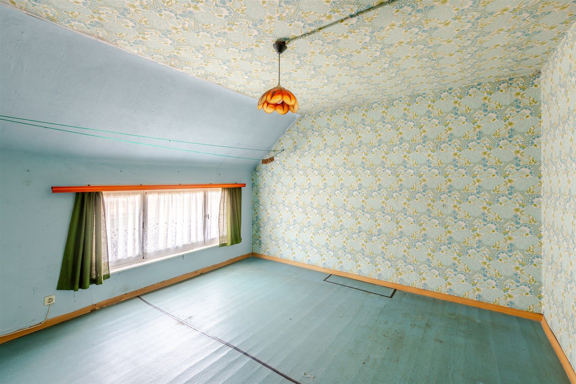 Te renoveren woning met potentieel foto 13