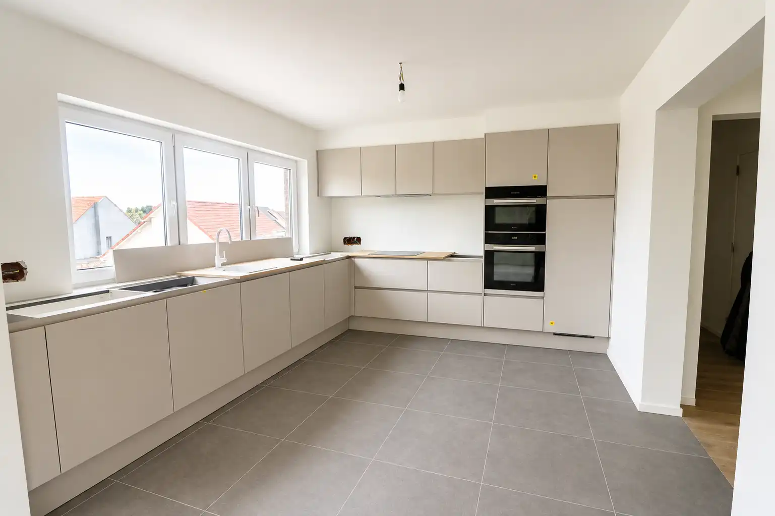 Volledig gerenoveerd 3-slaapkamerappartement op wandelafstand van het centrum. foto 2