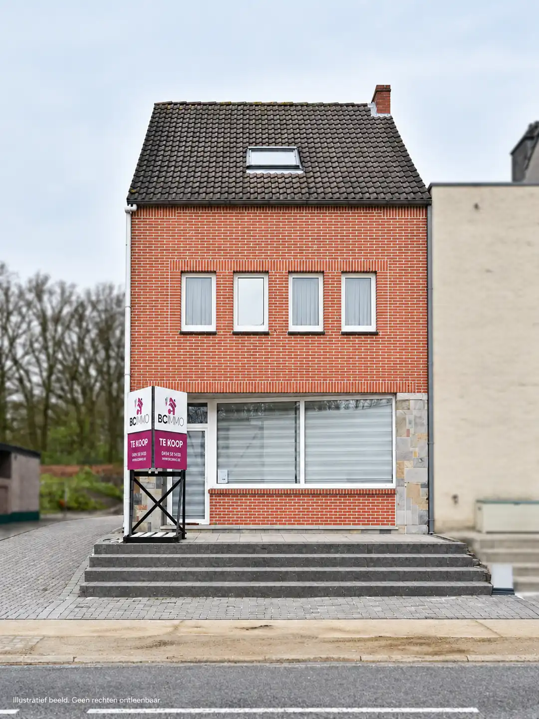 Ruime gezinswoning met grote tuin op strategische ligging foto 2