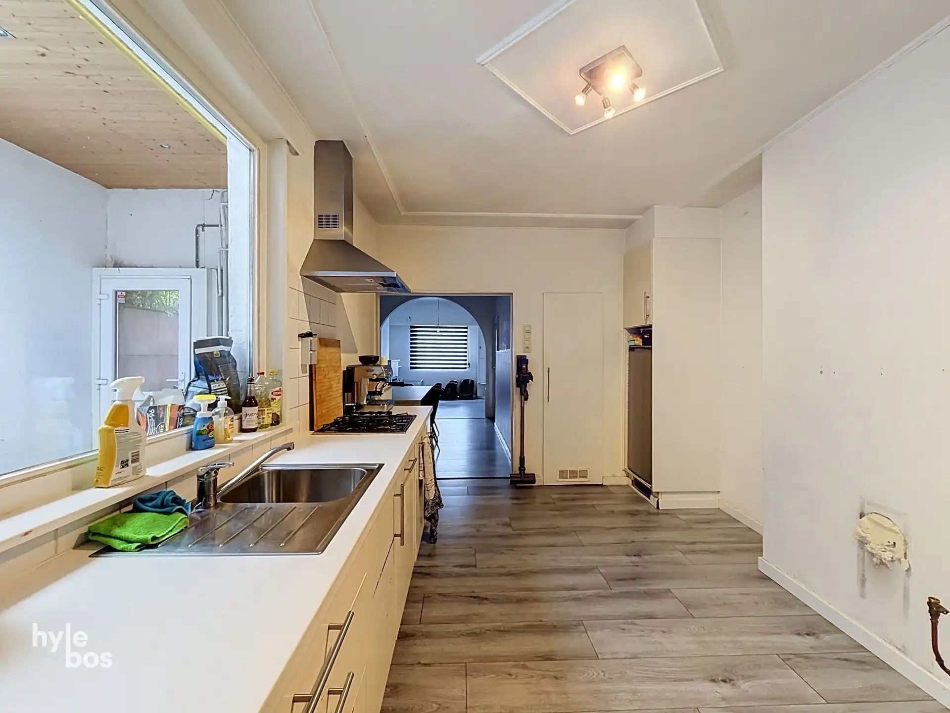 Goed gelegen instapklare woning met twee slaapkamers en mooie tuin foto 9