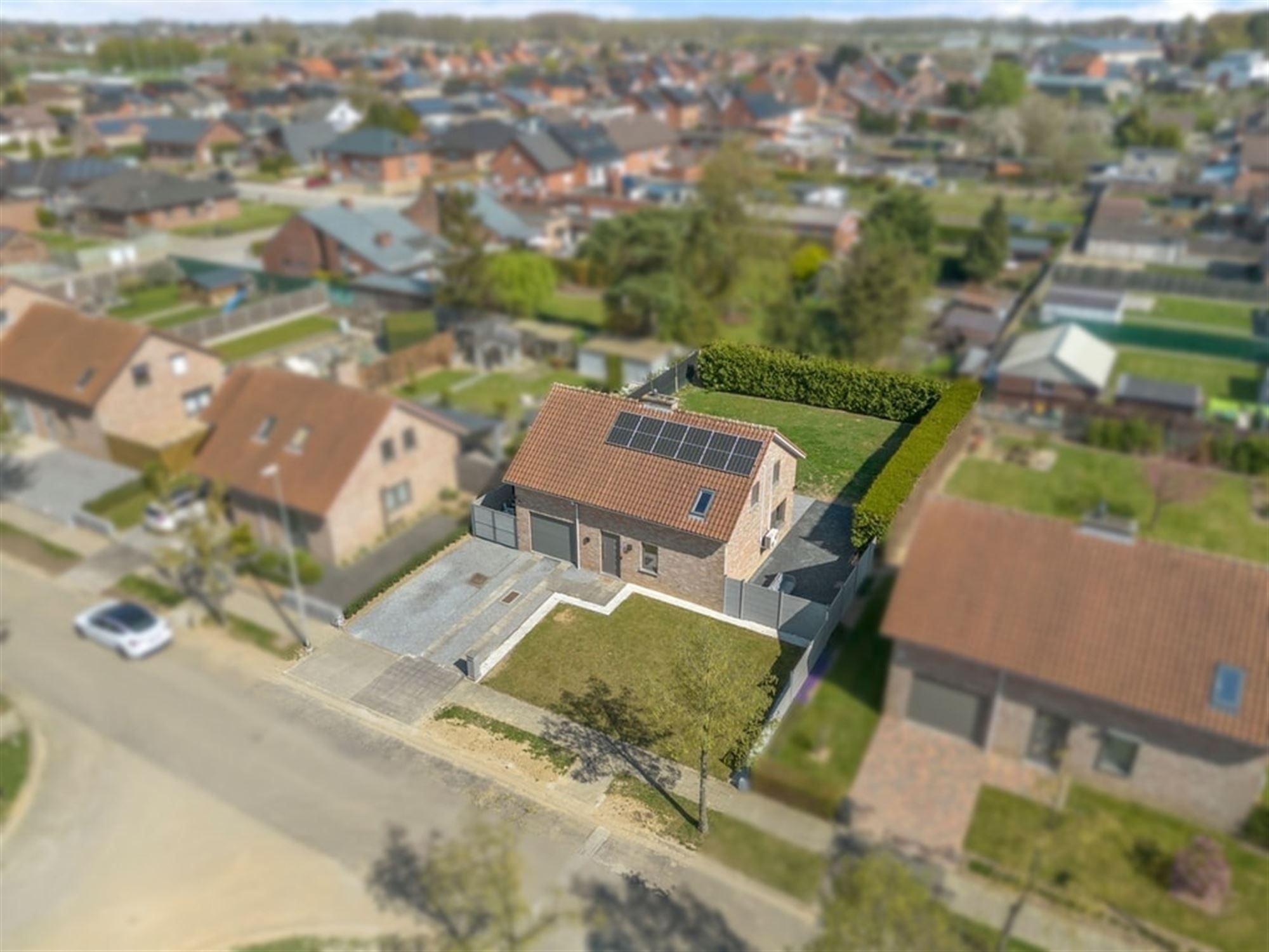 GEZELLIGE GEZINSWONING MET GARAGE OP EEN TOPLOCATIE IN ZEPPEREN  foto 36