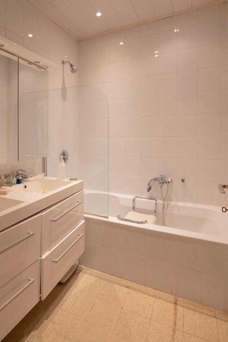 Op te frissen / te renoveren woning met tuin in residentiële buurt foto 13