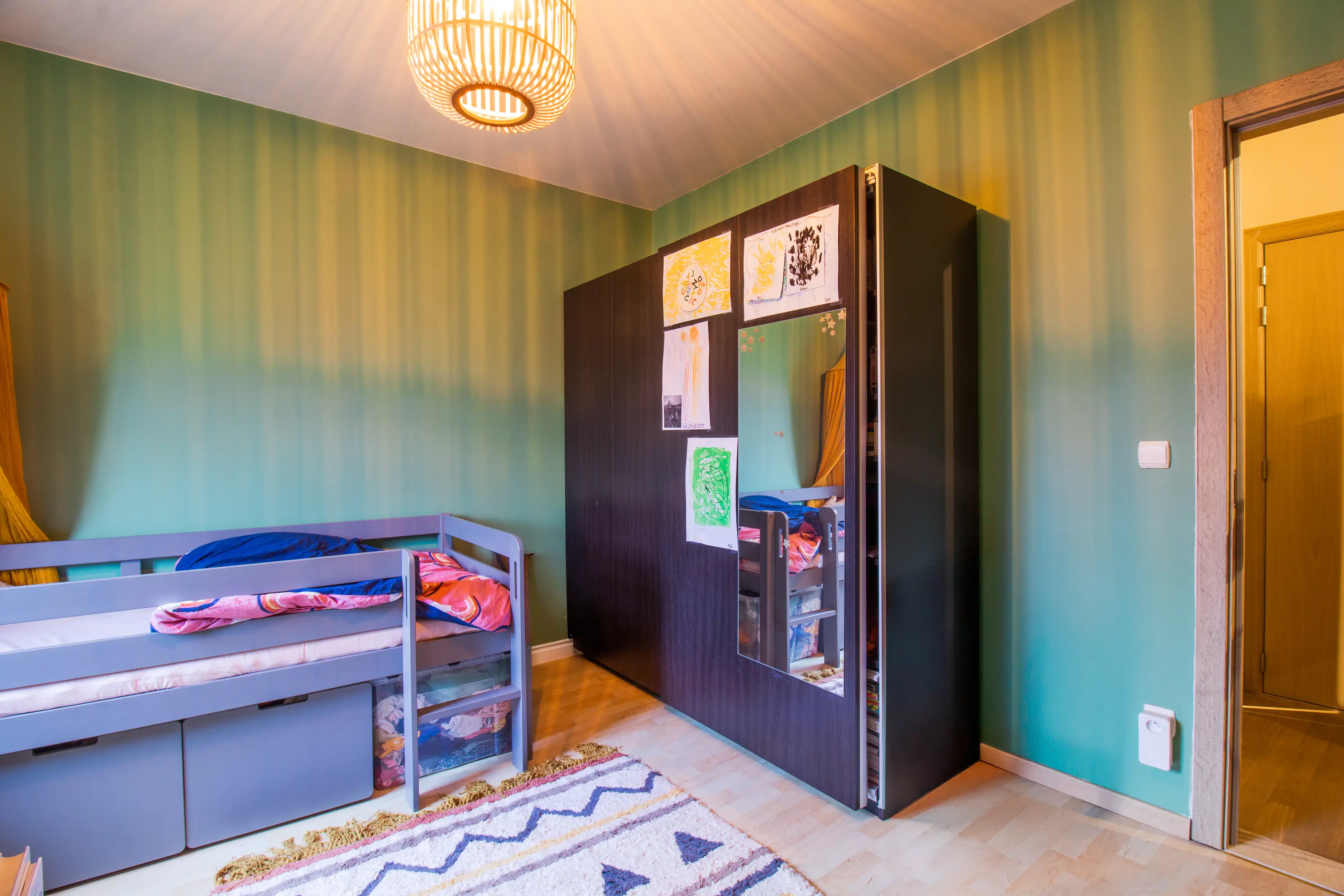 Gelijkvloers appartement met grote tuin en garage foto 15