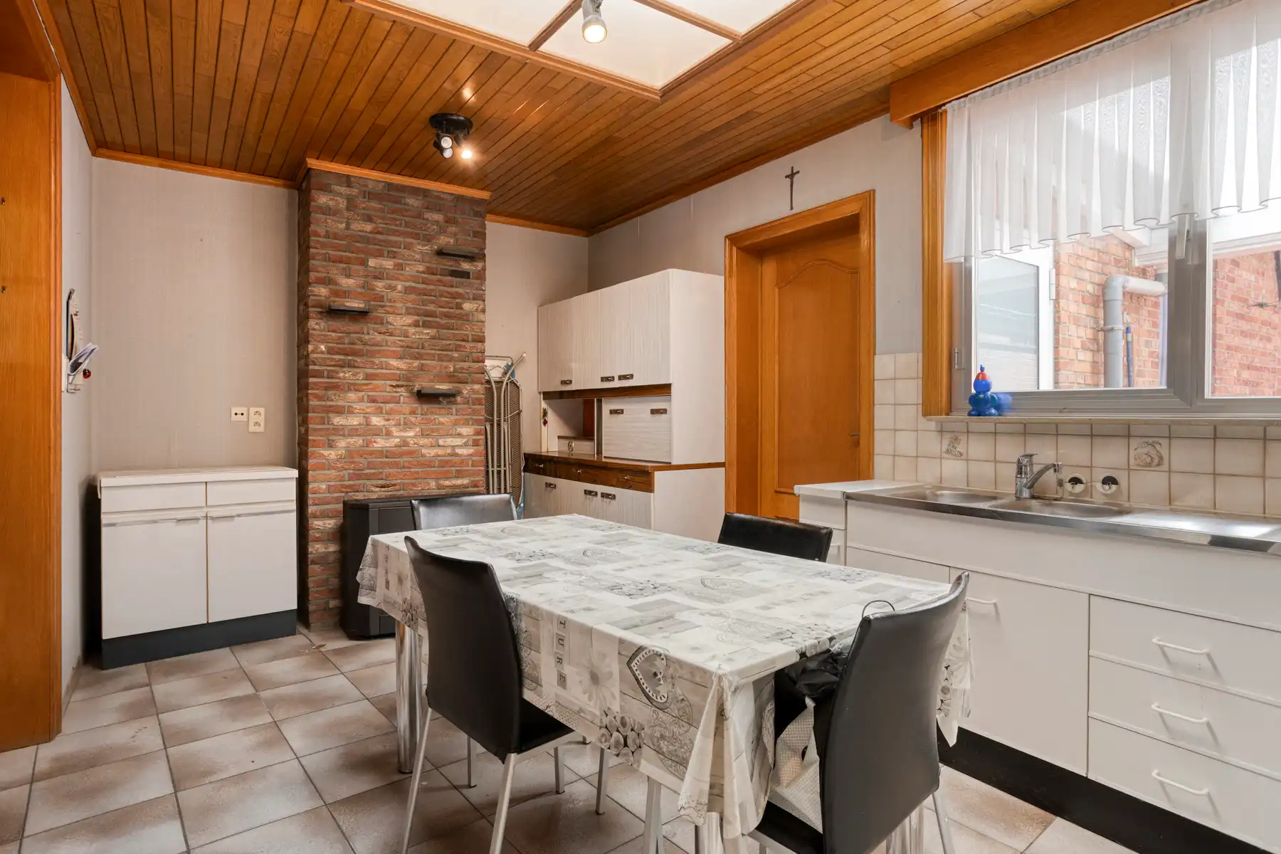 Te renoveren woning in het centum van Wetteren foto 4