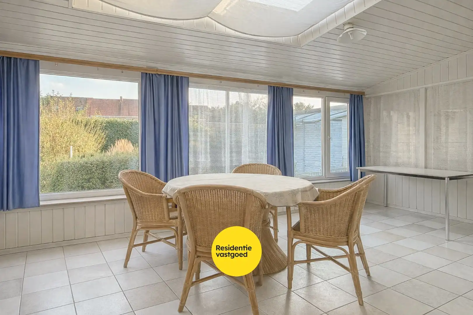 Ruime woning met zuidgerichte tuin te Sint-Michiels foto 6