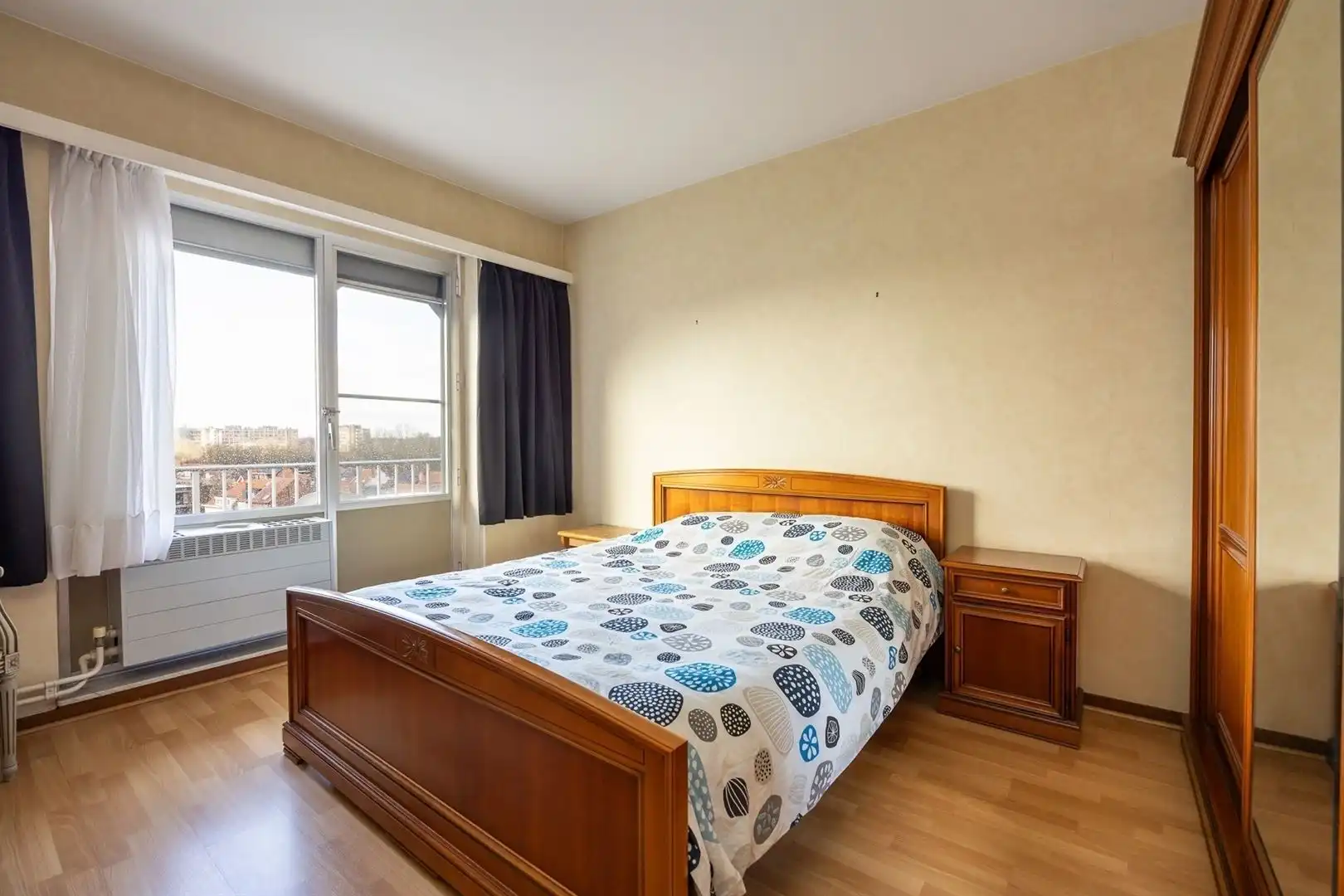 Centraal gelegen appartement met AIRCO, 2 slaapkamers en dressing. foto 12