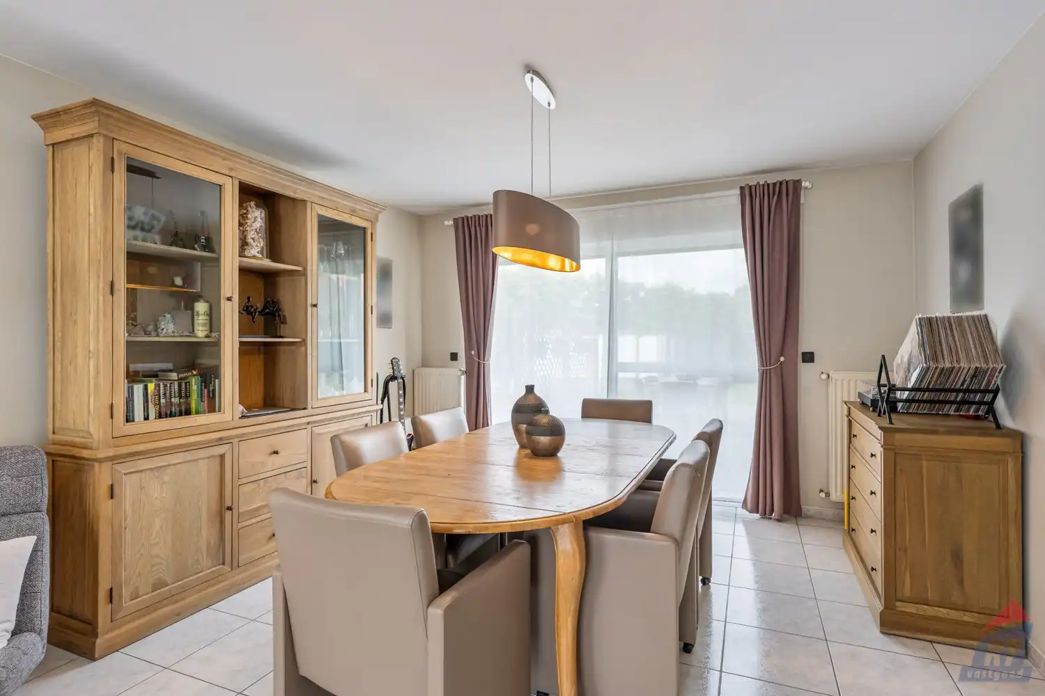 Instapklare open bebouwing met 4 slaapkamers, ruime tuin en dubbele garage in het groene Sint-Truiden foto 6