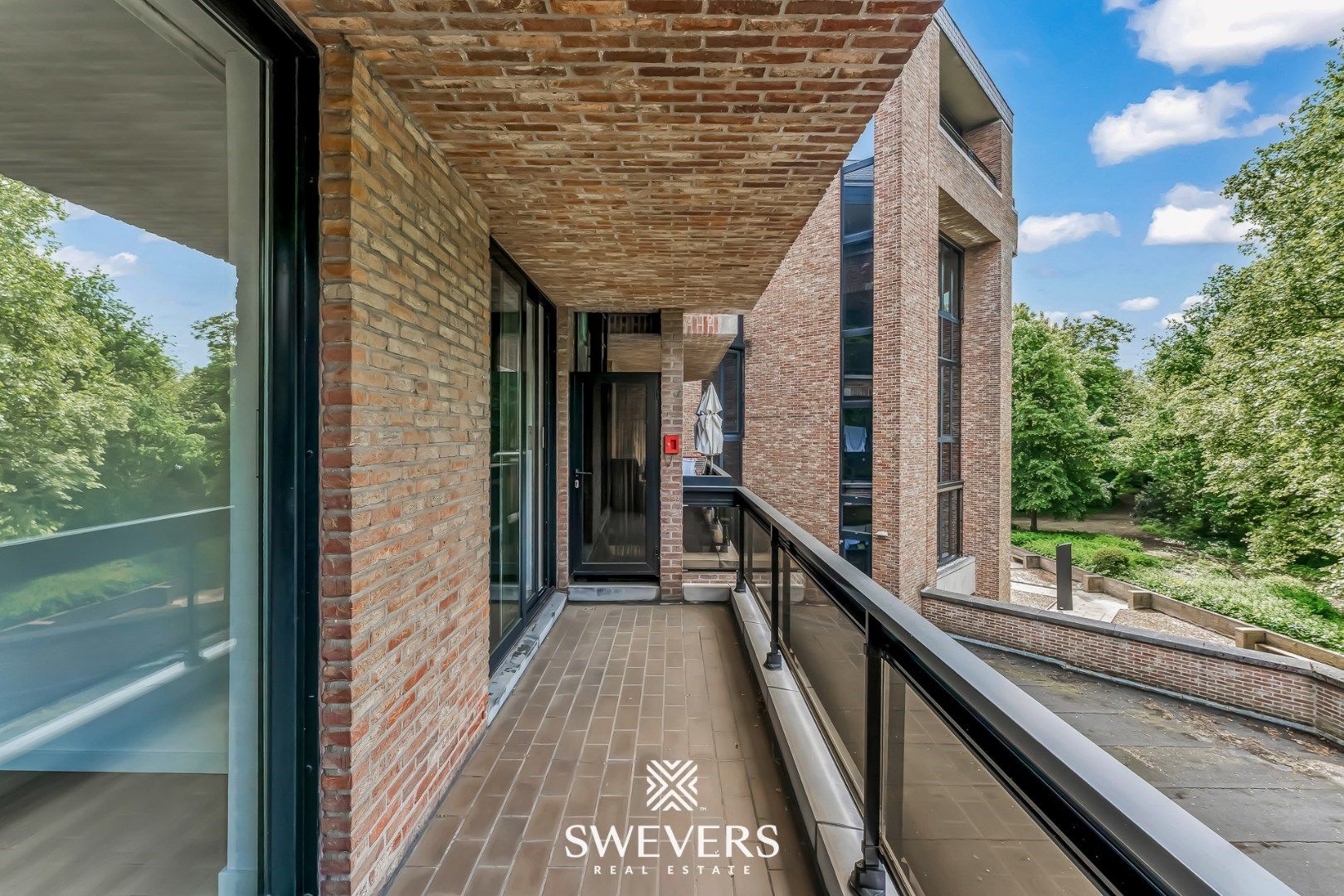Stijlvol en instapklaar wonen (115m²) met autostaanplaats in het hart van Hasselt foto 24