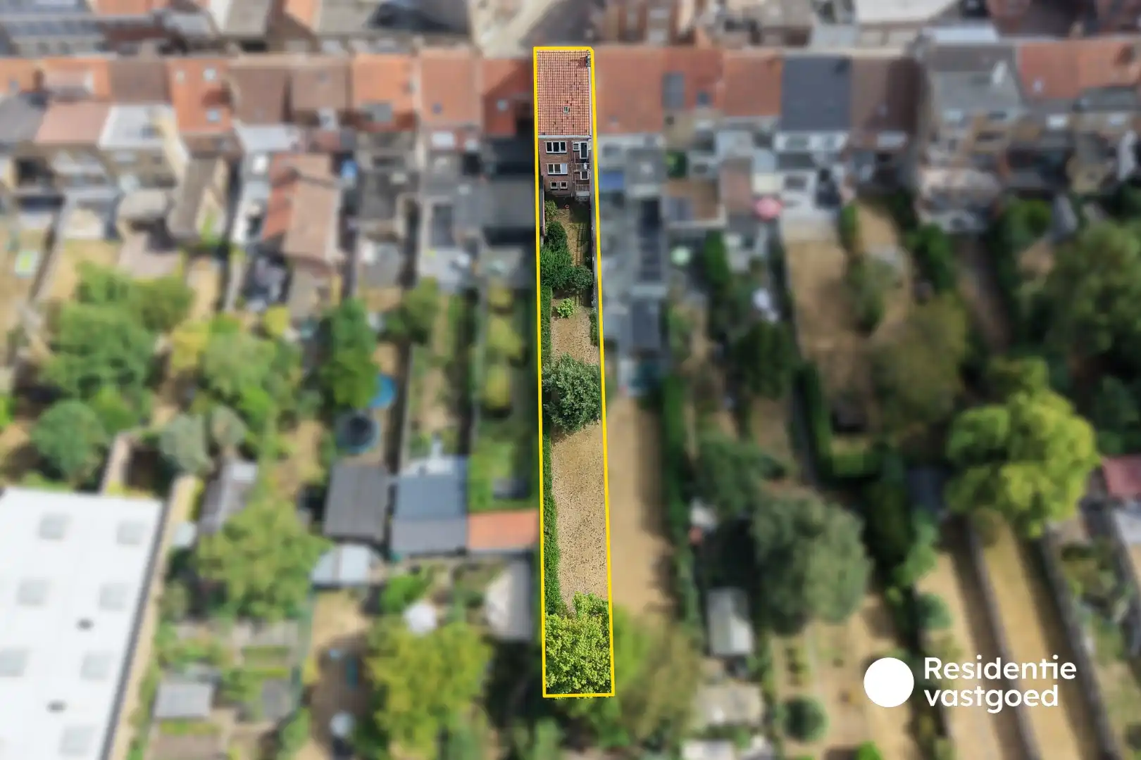 Interessante investeringseigendom met 2 vergunde appartementen, garage en ruime tuin! foto 2