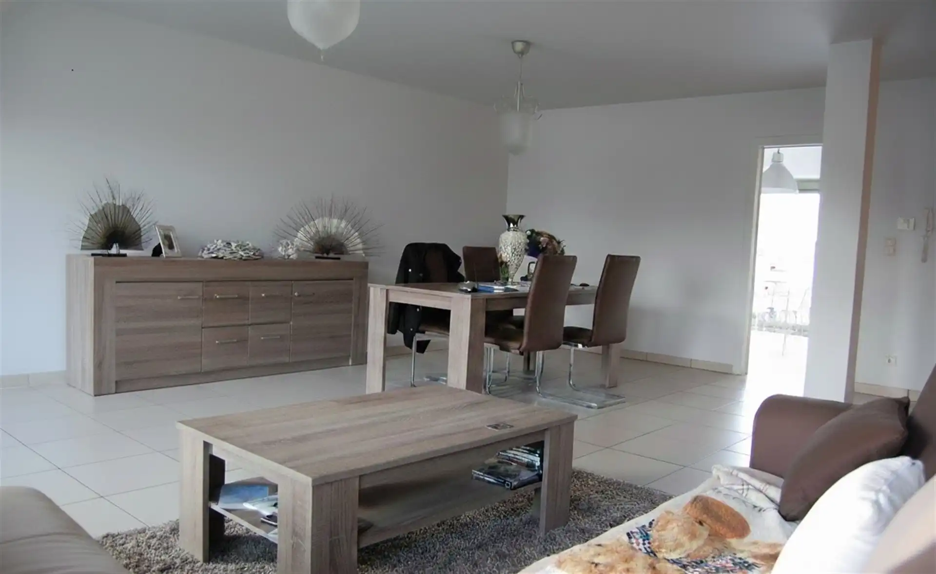 Ruim en lichtrijk duplex appartement met twee slaapkamers in hartje Kortenberg. foto 3