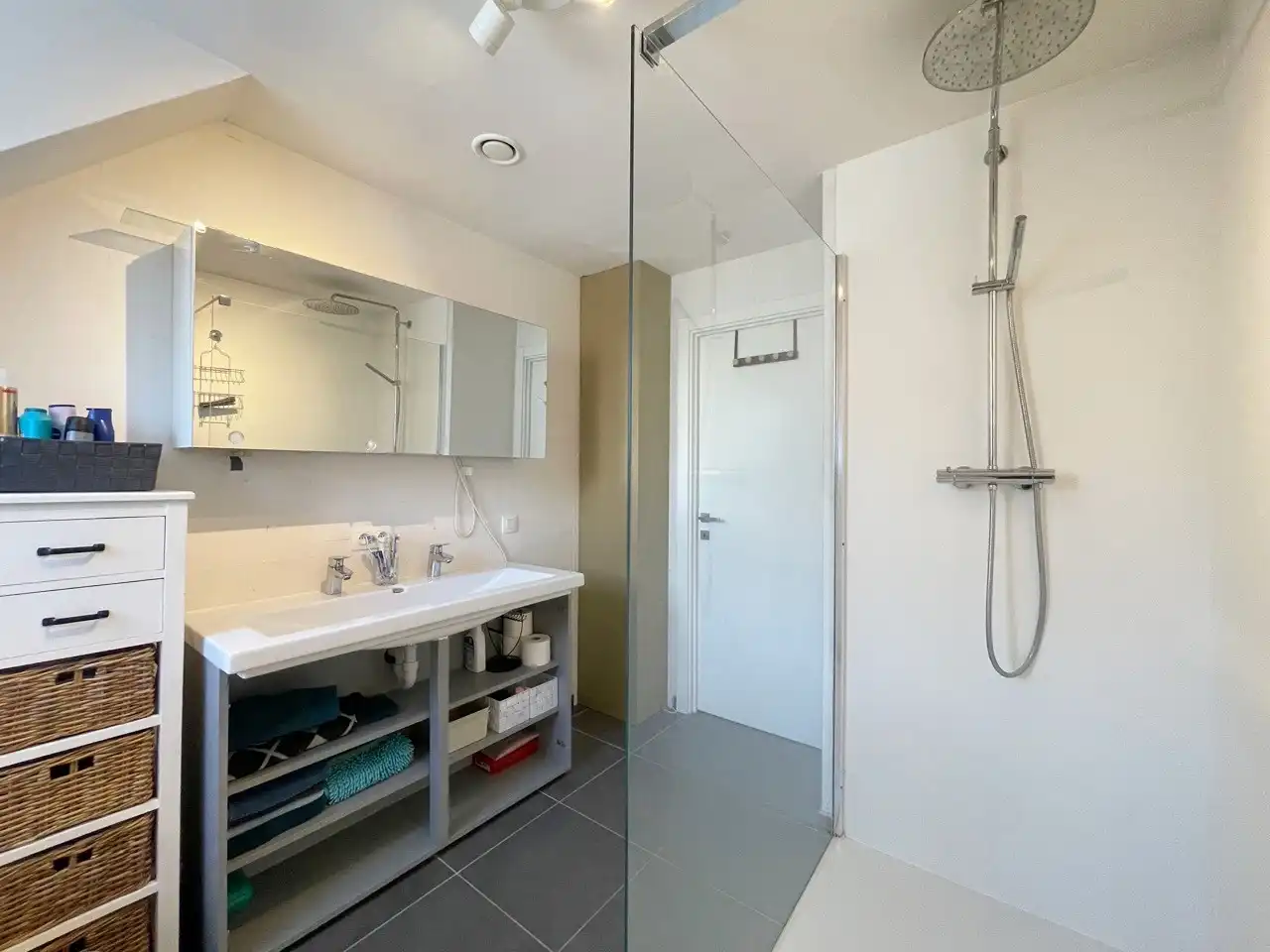 Recente woning te Diksmuide (Keiem) foto 16