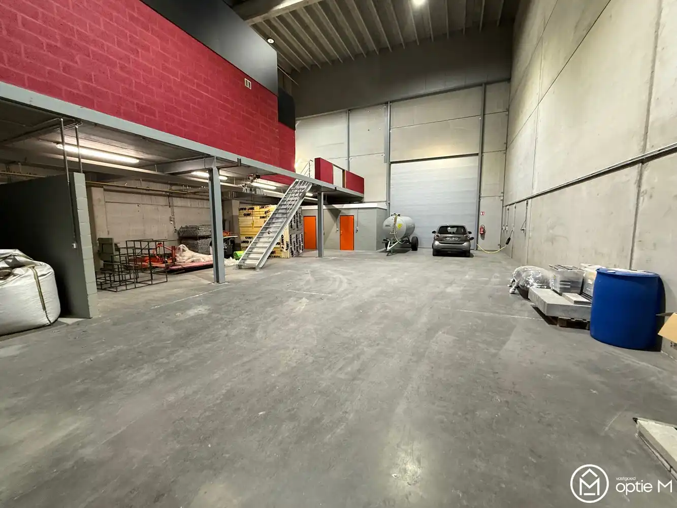 GOED GELEGEN MAGAZIJN MET SANITAIR EN BUREEL foto 14