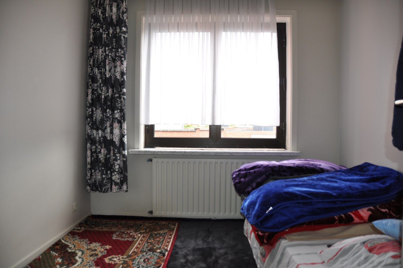 Verzorgd en ruim appartement in centrum Izegem - 3 slaapkamers - garagebox mogelijk. foto 8