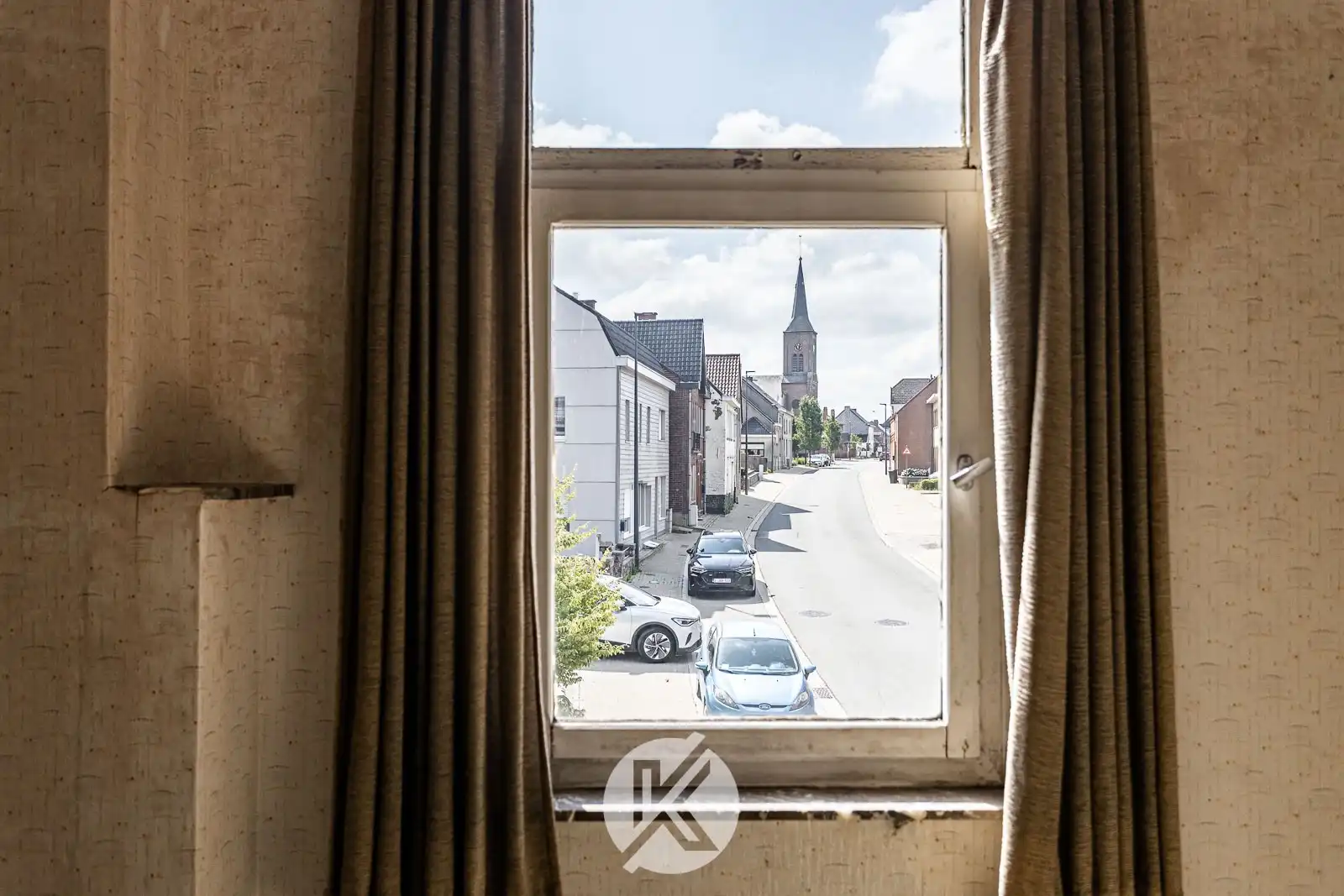 Te renoveren woning met groot volume foto 14