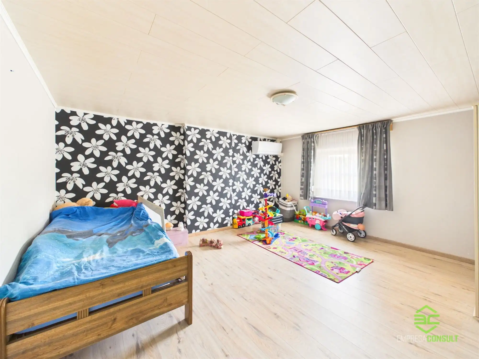 Instapklare gezinswoning op een ruim perceel van 11a 92ca! foto 14