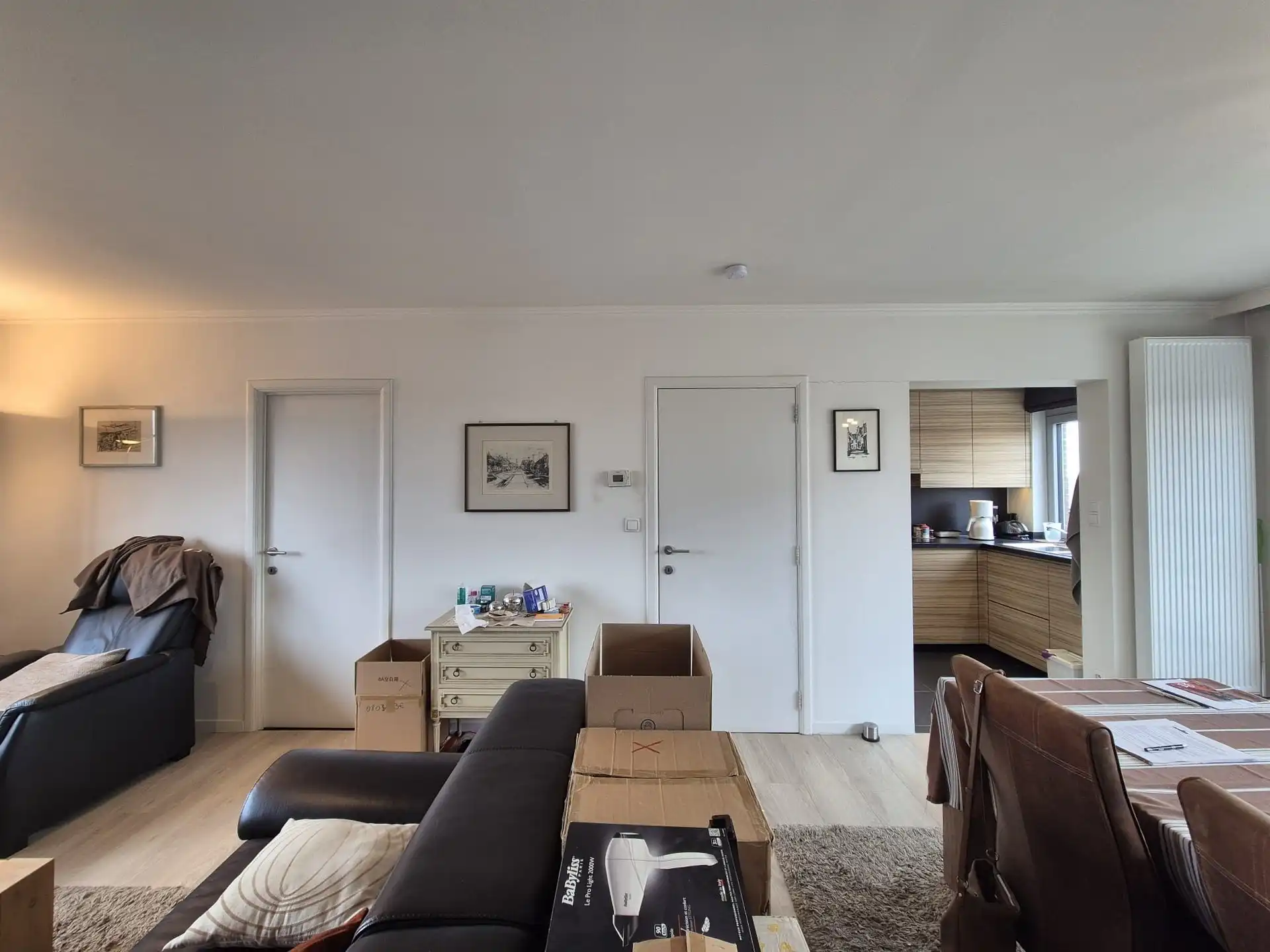 3-slaapkamer appartement met zeer grote terras huur in het centrum van Wetteren. foto 3