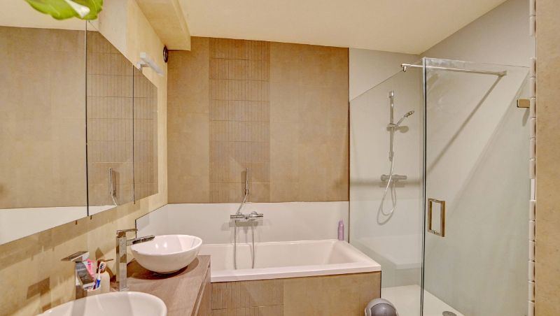 Charmante gerenoveerde woning van 166m² op 6 are 47 ca foto 11