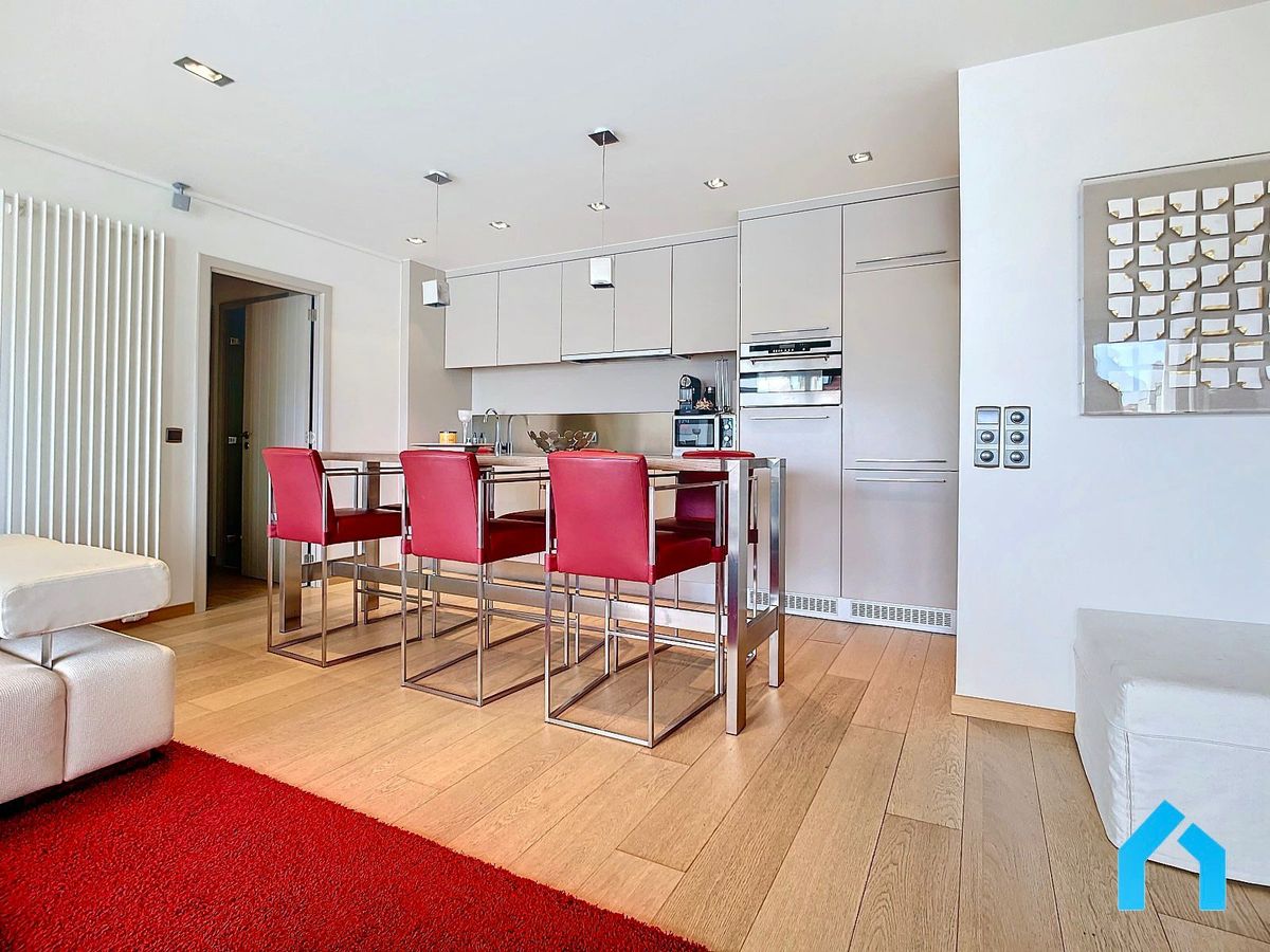 Uniek gelegen appartement gelegen op het Lichttorenplein te huur foto 7