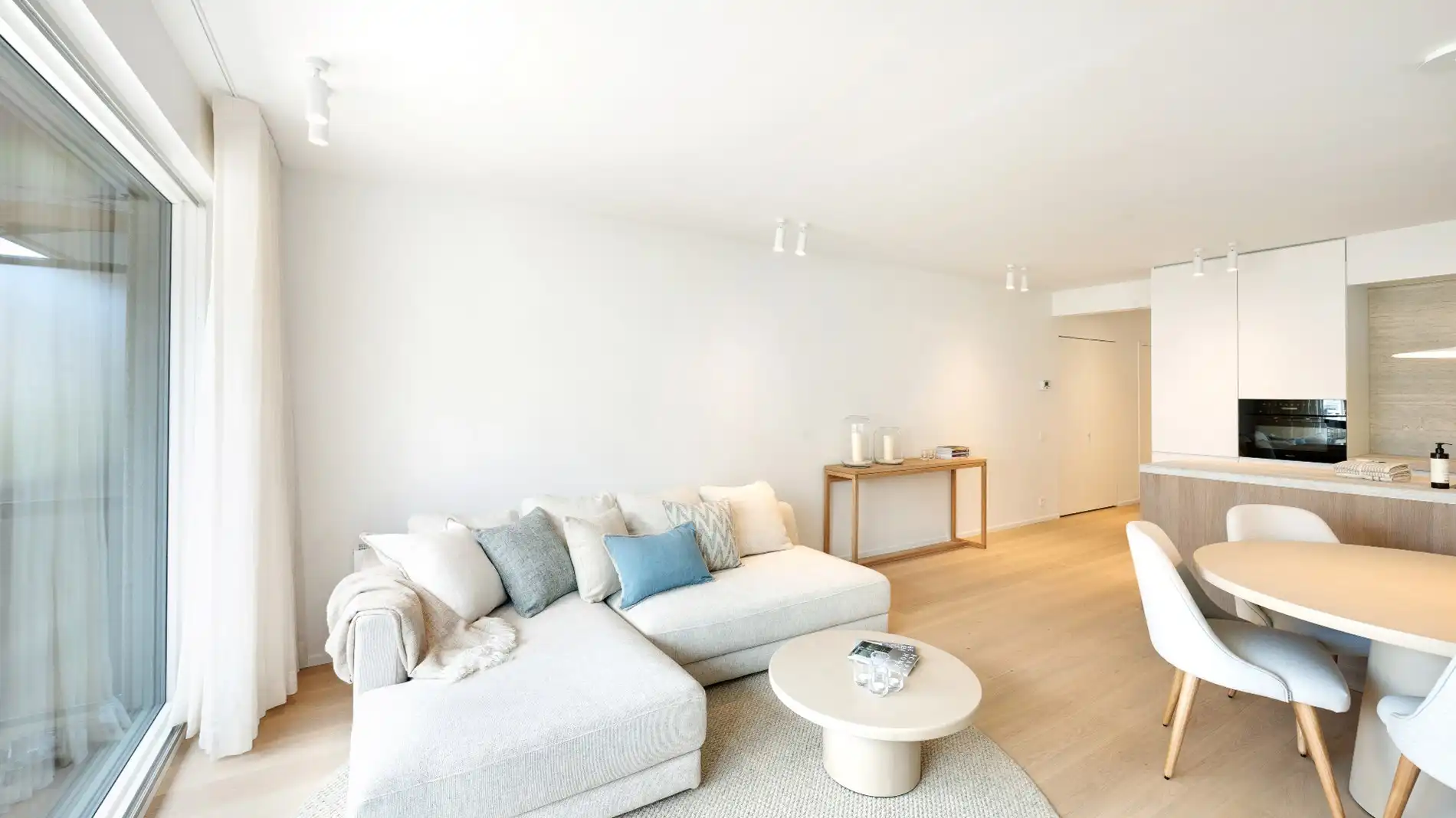 Subliem gerenoveerd appartement in centrum Knokke foto 10