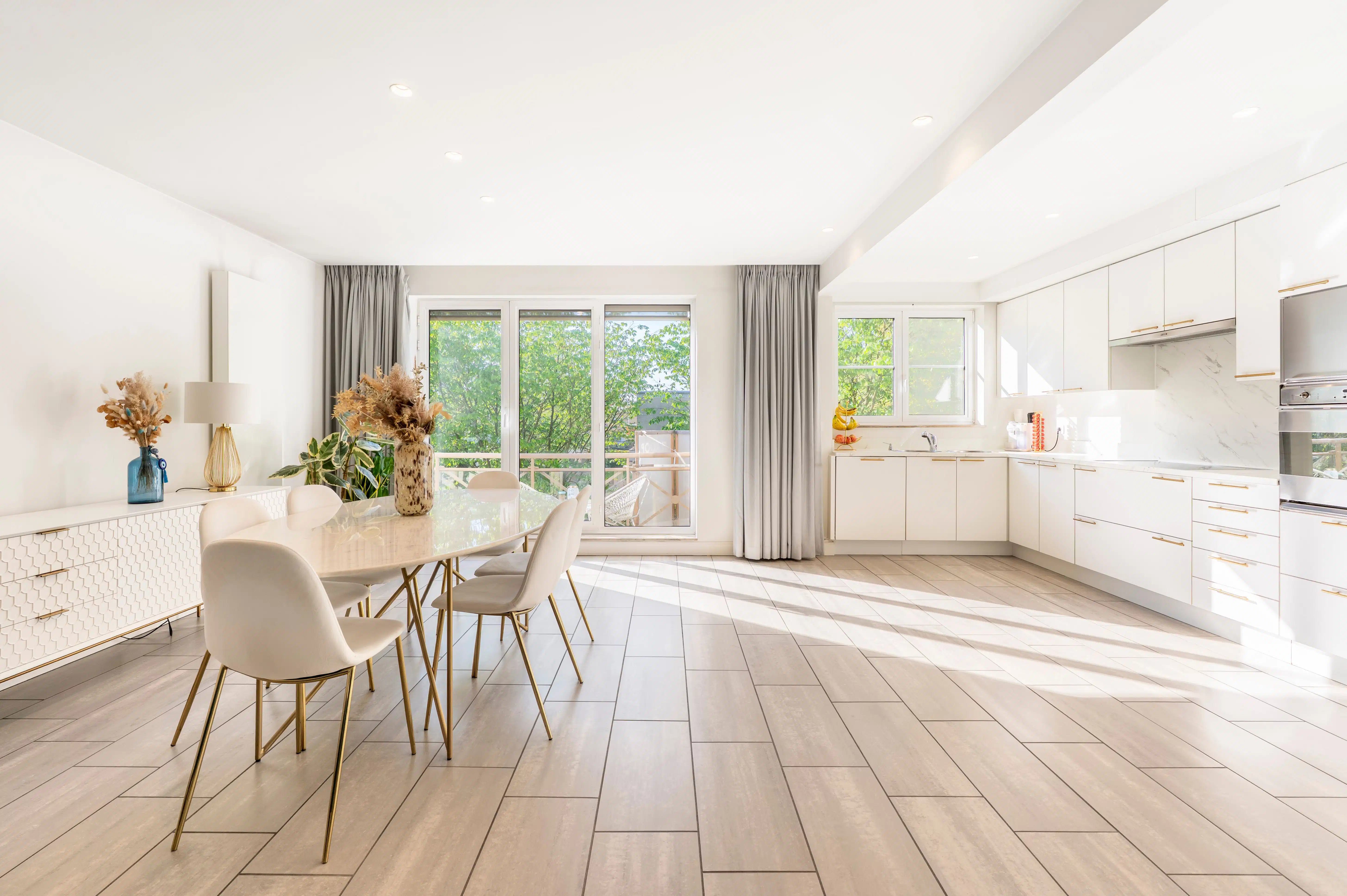 Instapklaar appartement met zonnig terras en garagebox in Brasschaat! foto 3