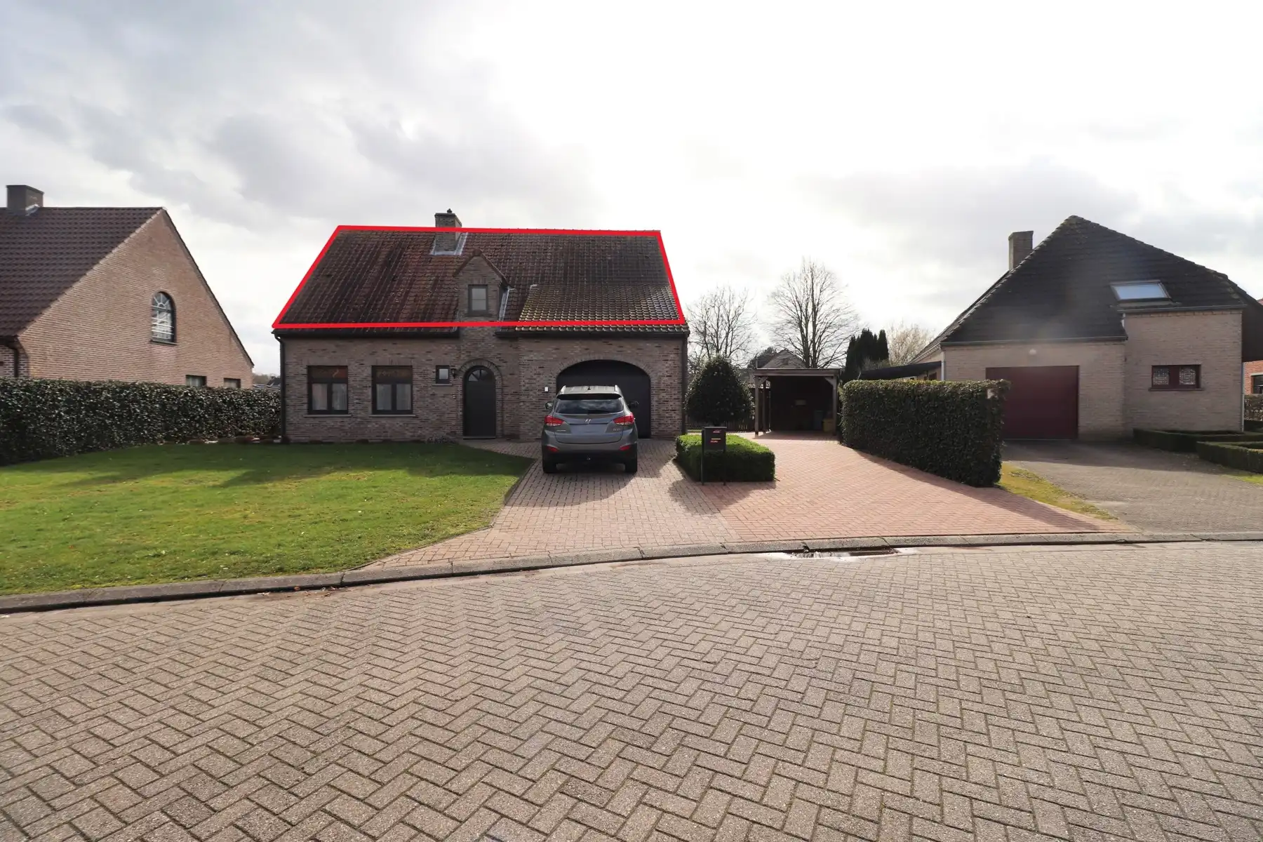 Appartement op de 1ste verdieping met carport/tuinberging en terras met tuin. foto 2