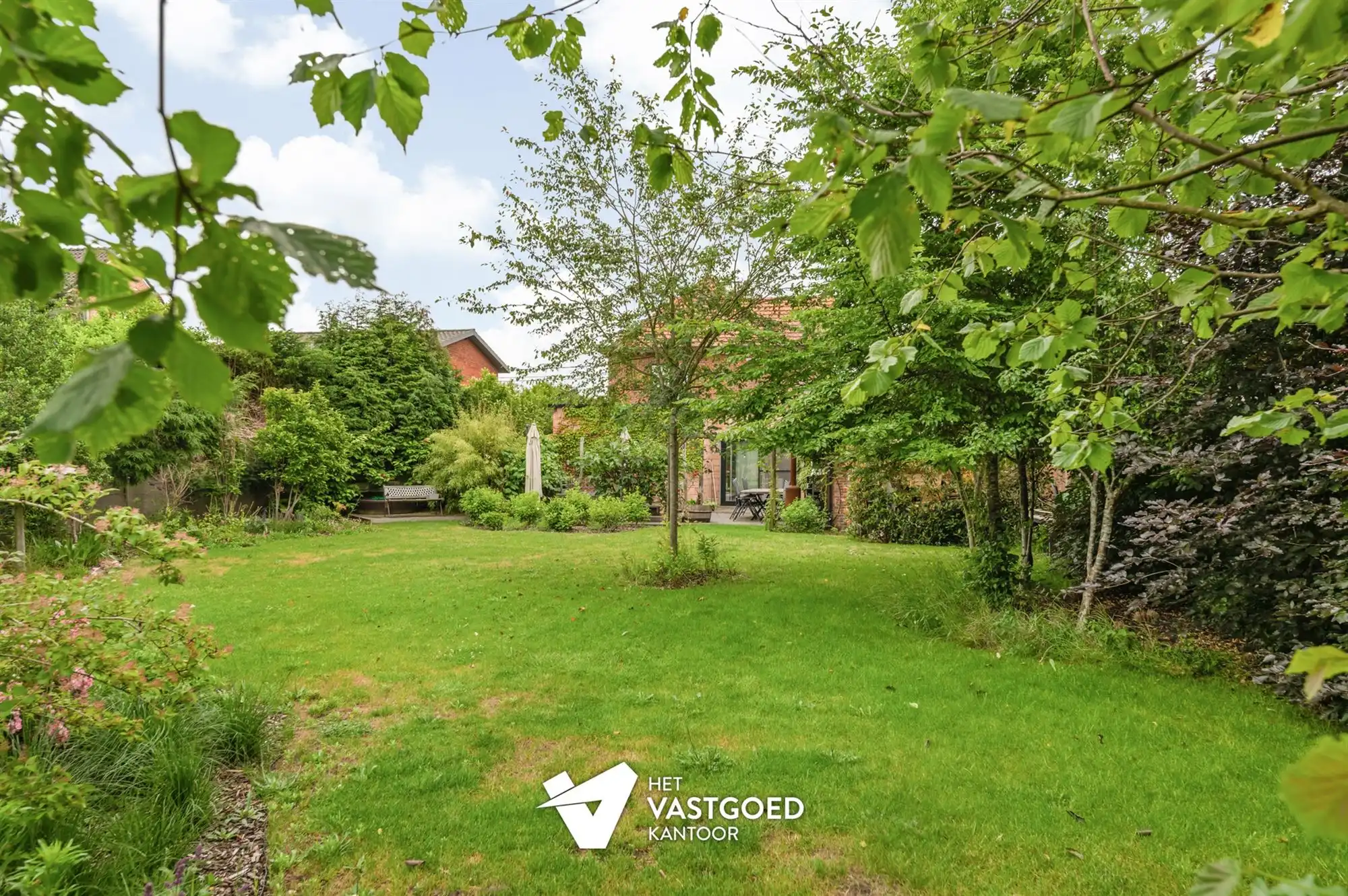 STIJLVOLLE GERENOVEERDE WONING GELEGEN OP EEN MOOI UITGESTREKT PERCEEL VAN 11A 64CA TE BEVERLO foto 24
