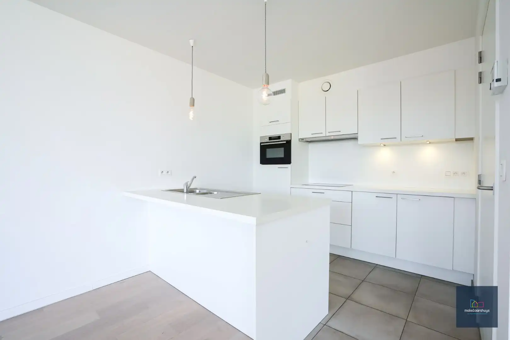 Schitterend 1-slpk.appartement met staanplaats.  foto 5