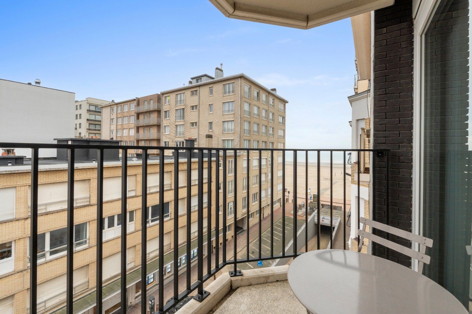 TWEESLAAPKAMERAPPARTEMENT MET ZIJDELINGS ZEEZICHT foto {{pictureIndex}}