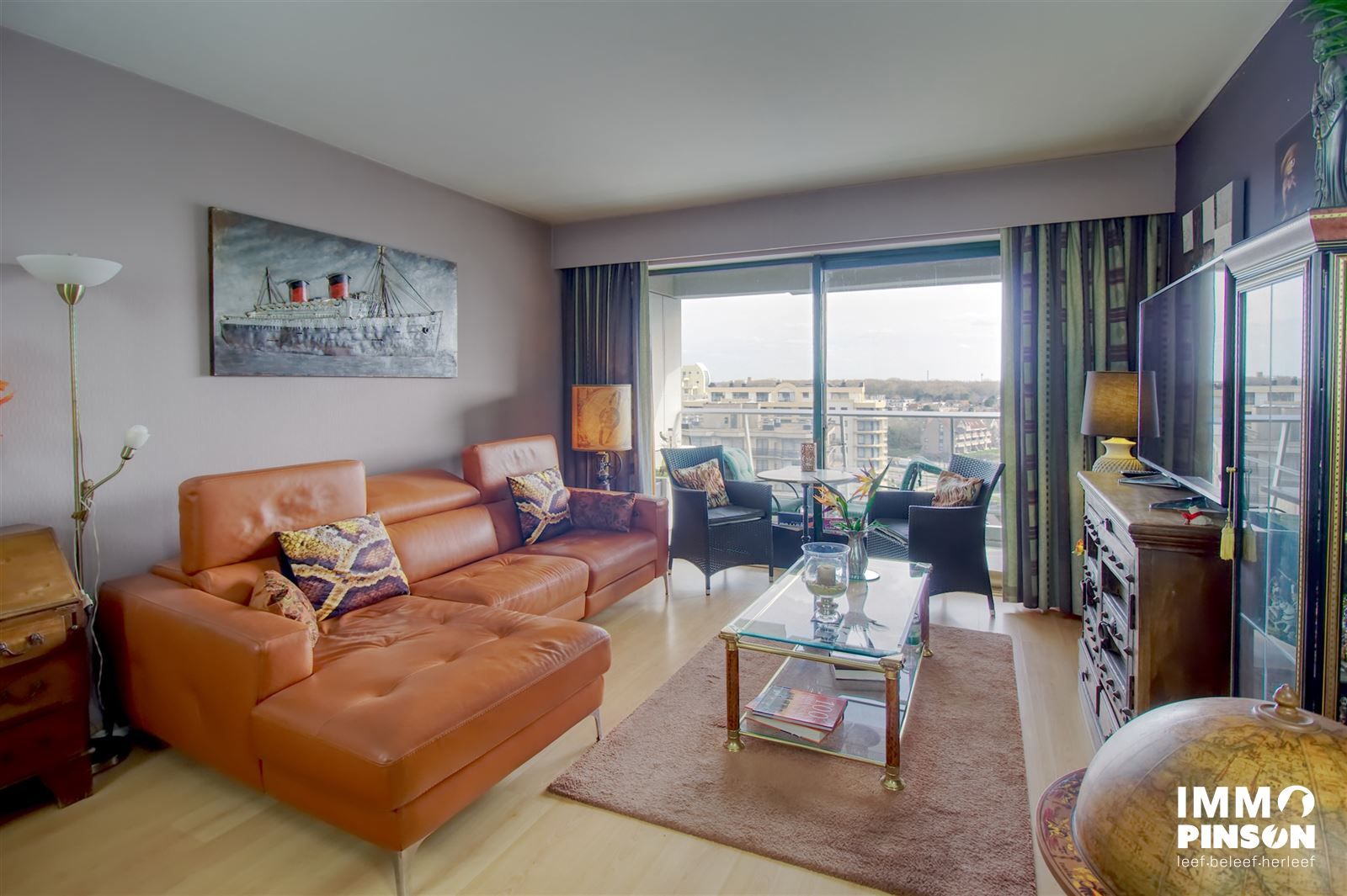 Zonnig appartement met 1 slaapkamer foto {{pictureIndex}}