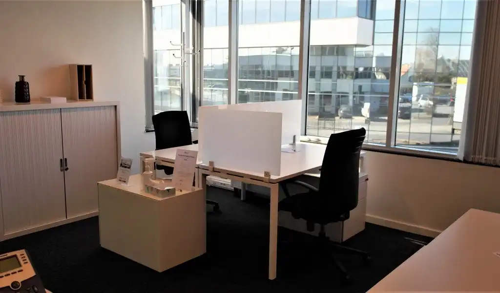 Full-service gemeubelde kantoren vlakbij E40 in Aalst foto 7