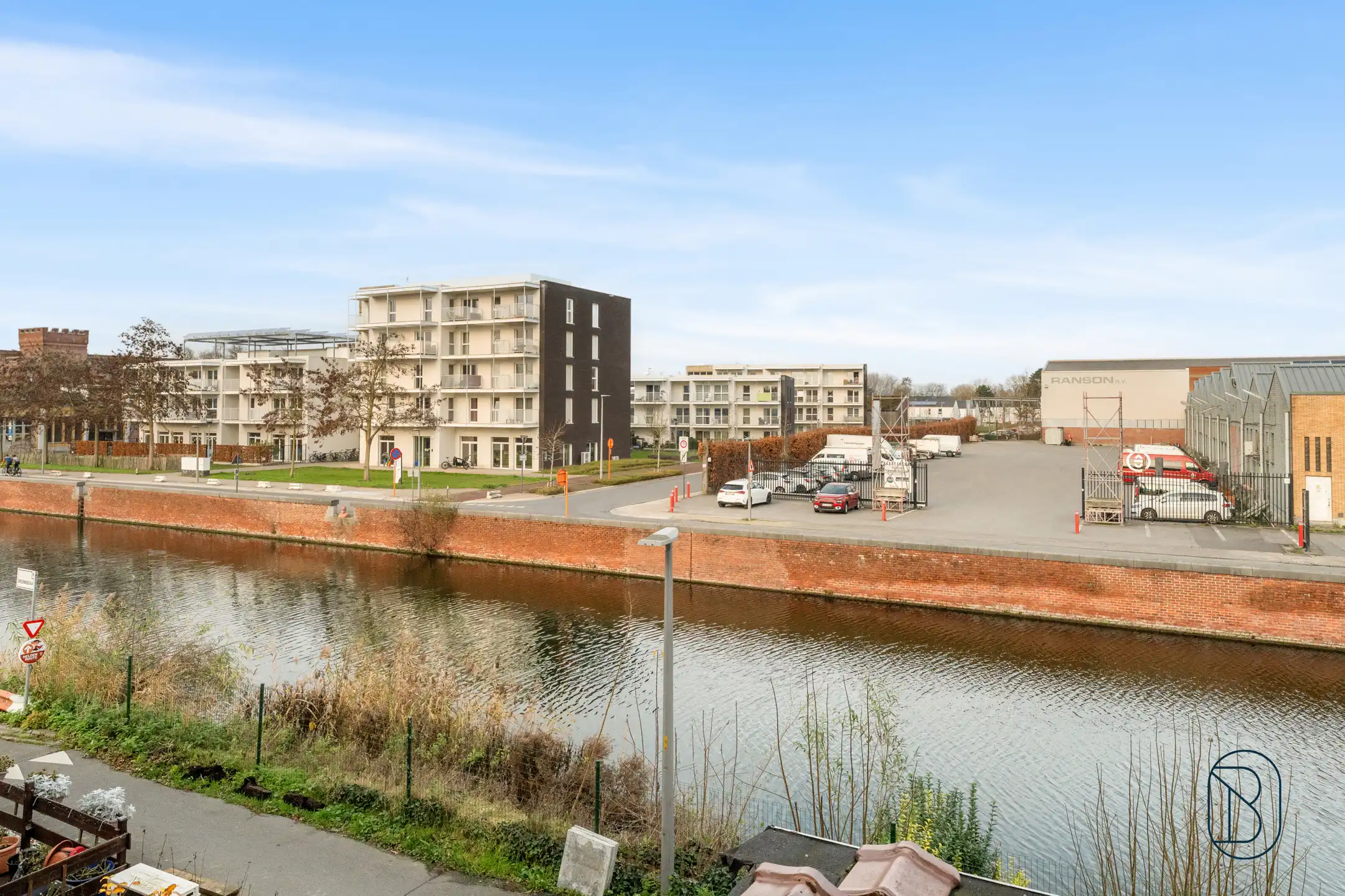 Topgelegen op te frissen woning met 5 slk en handige garage foto 18