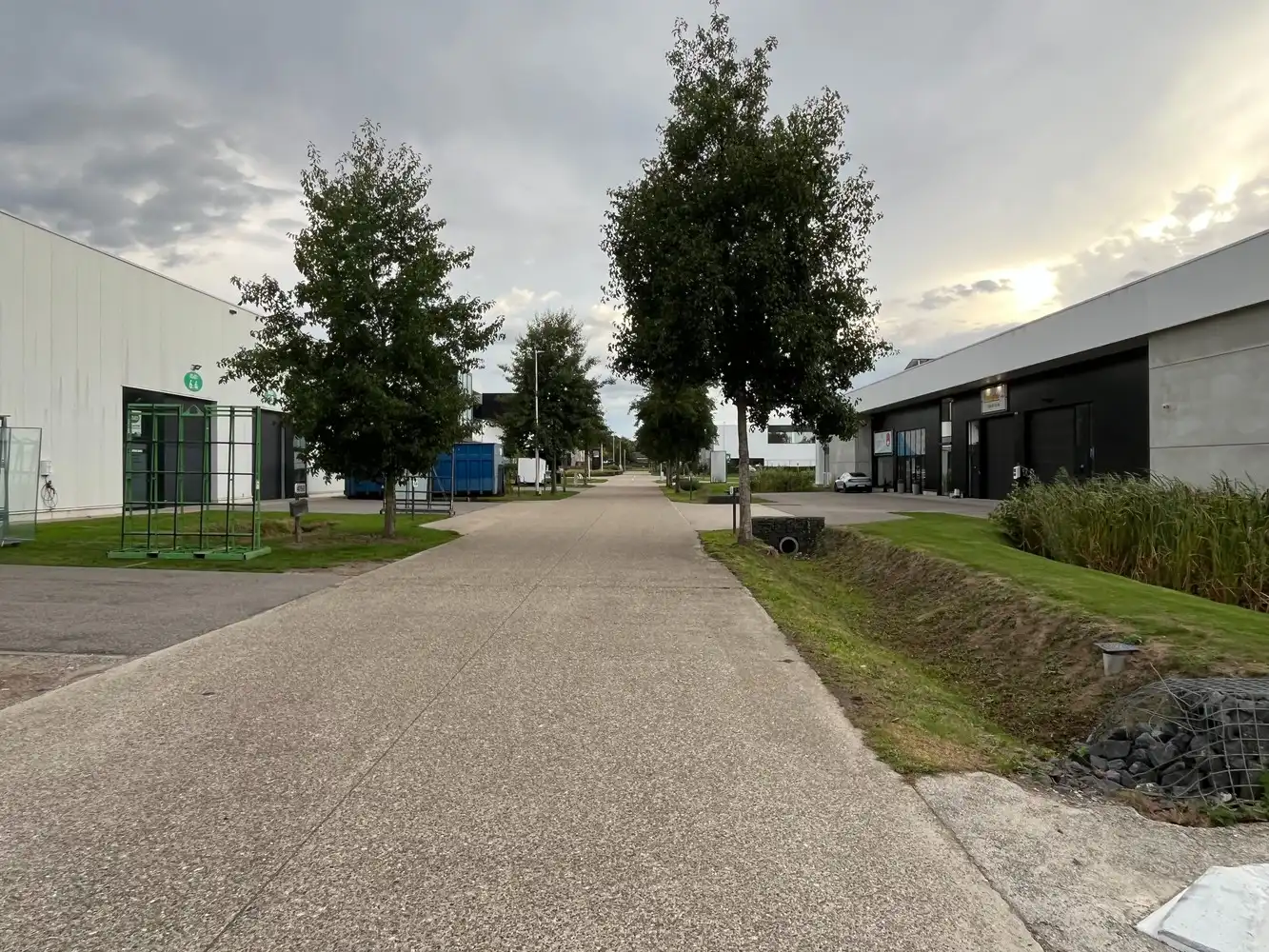 KMO-unit met showroom foto 24