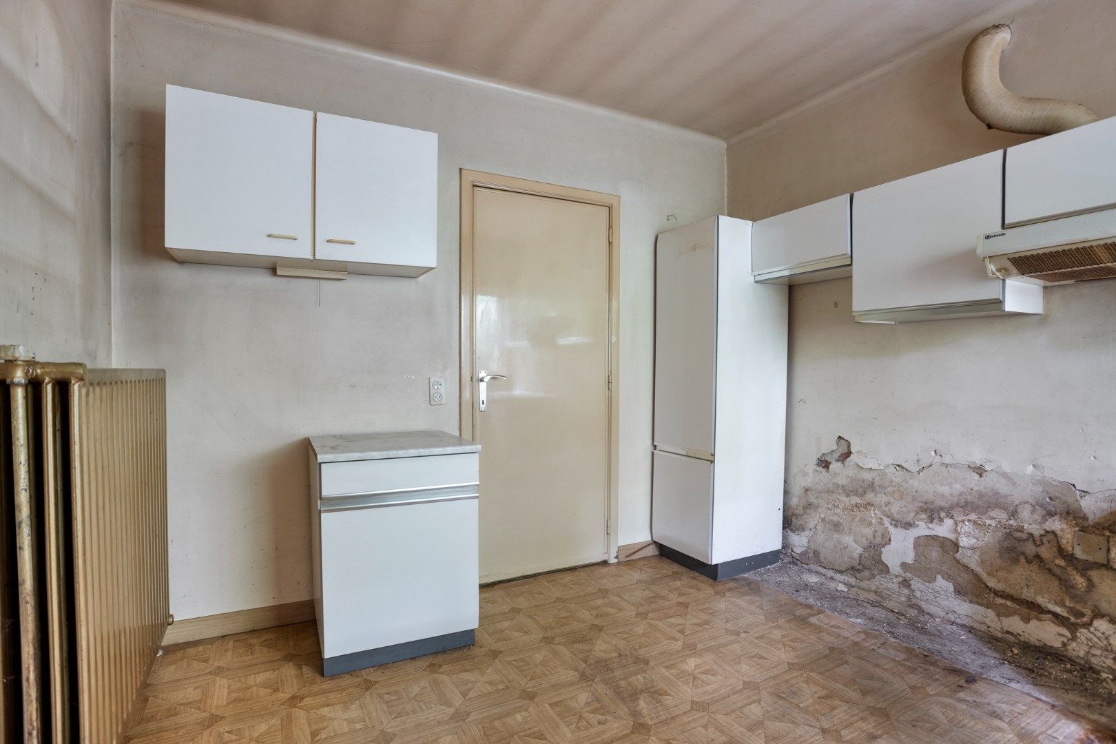 Te renoveren / te slopen woning op een uniek gelegen perceel van 1.693 m² ! foto 6