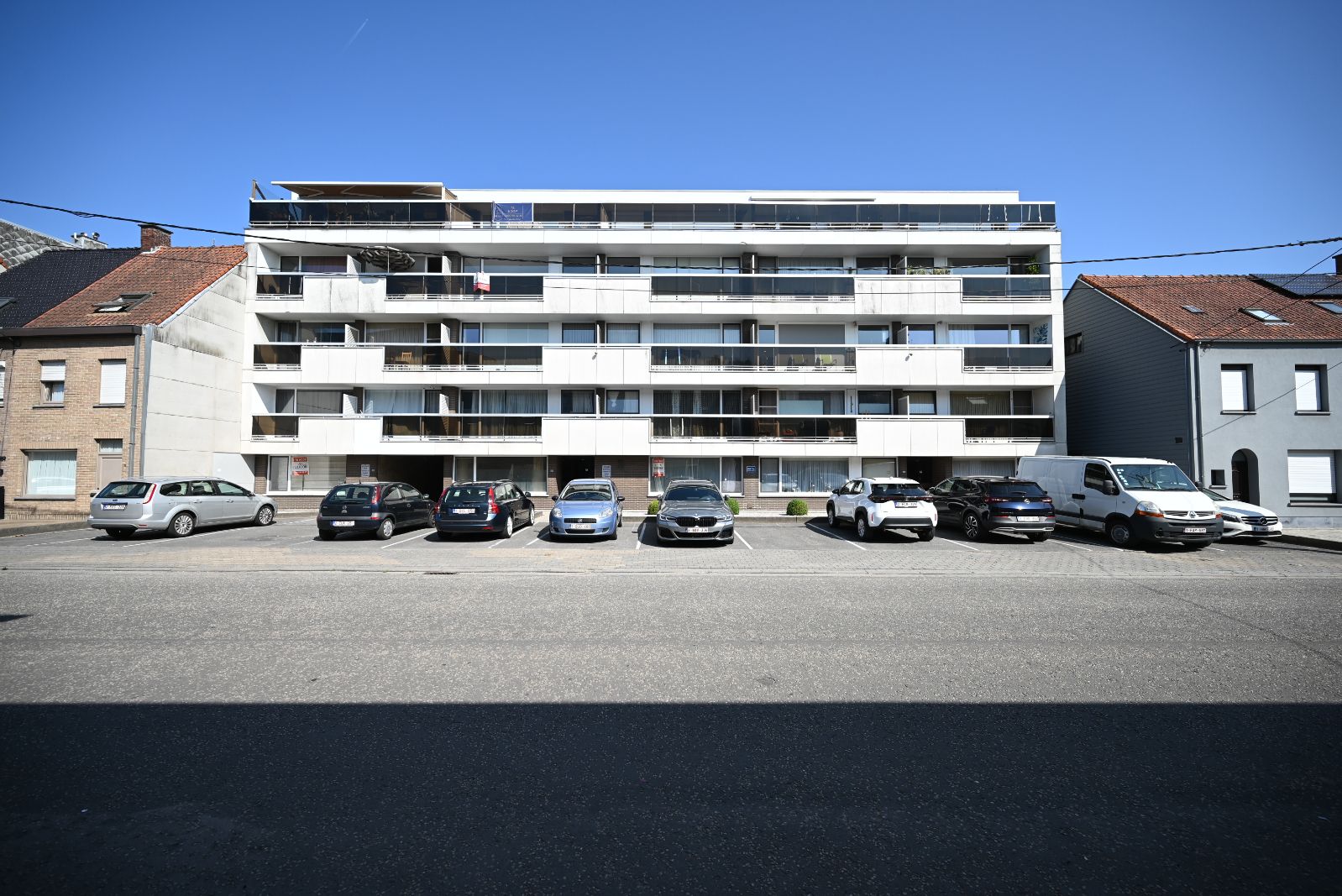 Gelijkvloers appartement nabij het bruisende centrum van Roeselare foto 8