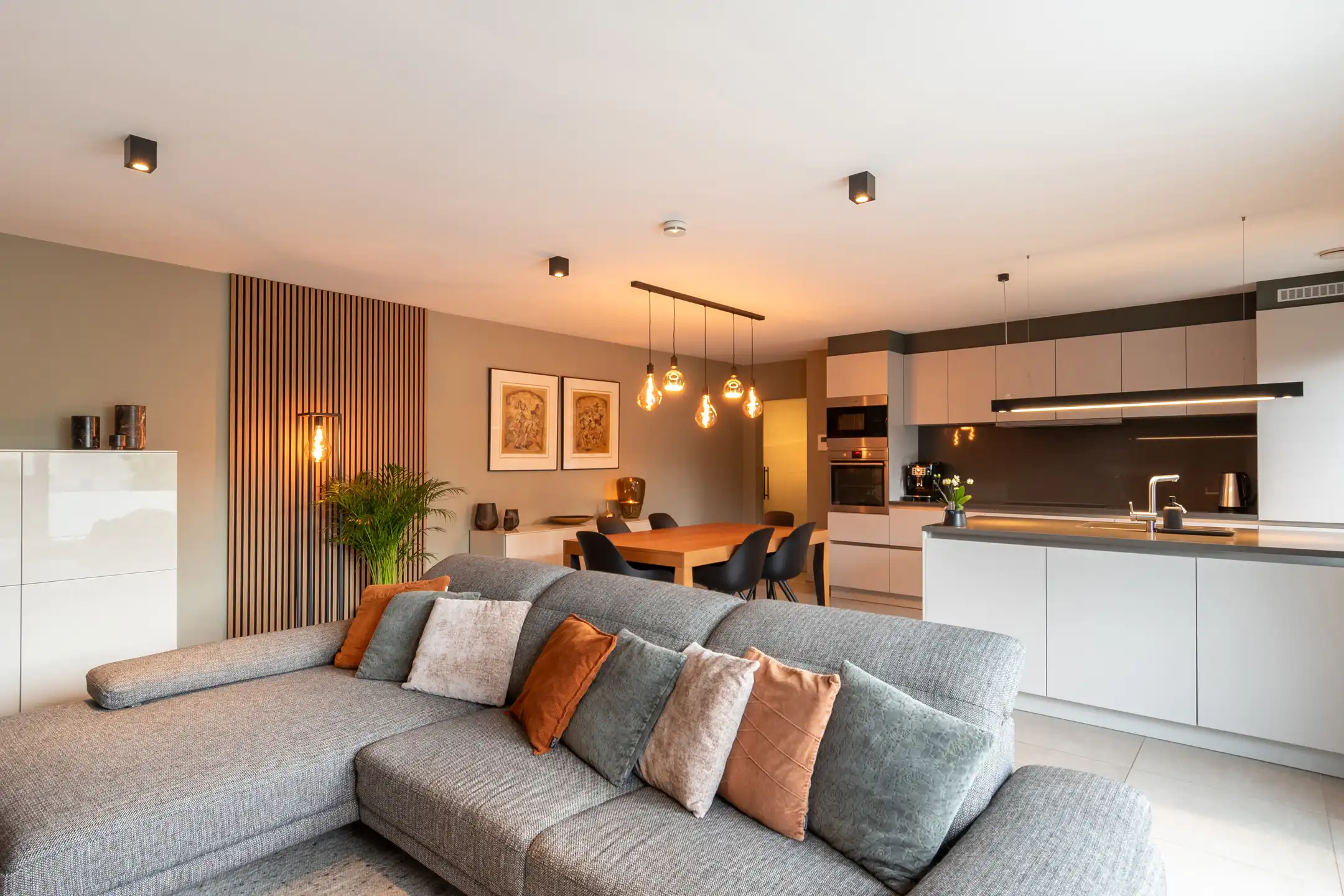 Prachtig GLVLappartement met tuin & 2 autostaanplaatsen foto 7