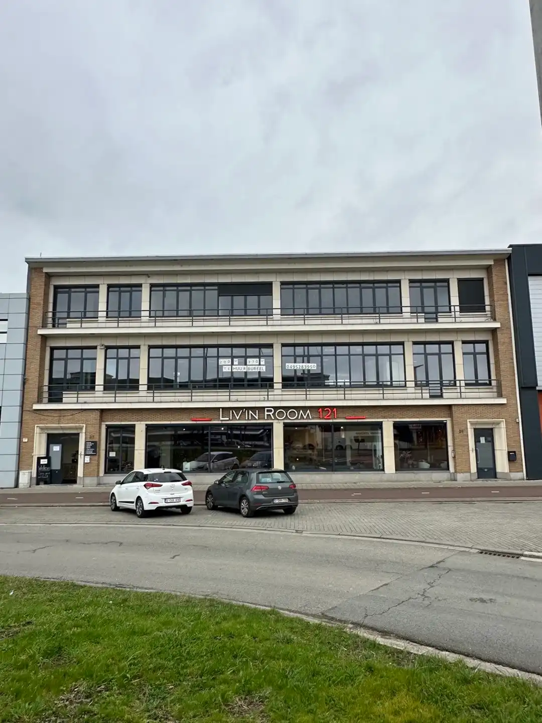 TE HUUR Kantoor foto {{pictureIndex}}