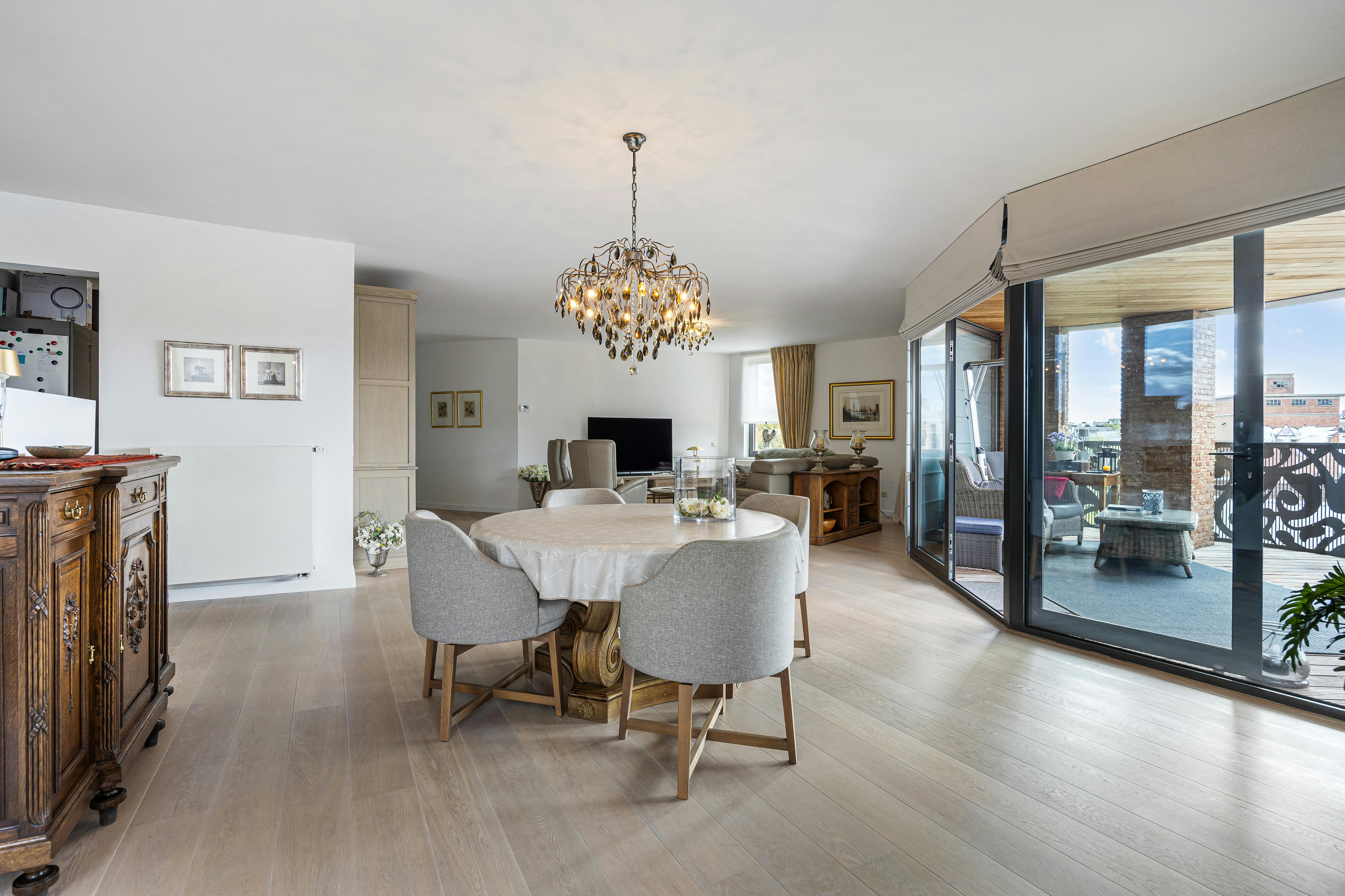 Exclusief hoekappartement aan het water met ruim zonneterras foto 7