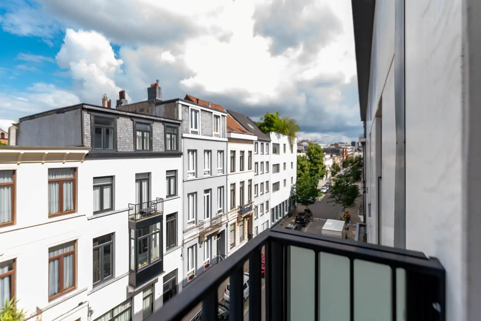 Luxueus appartement met 2 slk, terras en parking foto 14