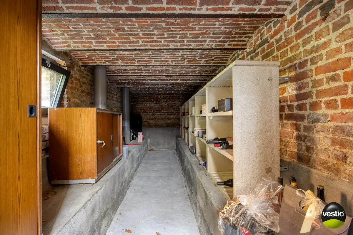 EXCLUSIEVE HOEVE MET MEERDERE WOONGEDEELTES, ATELIER, STALLING en AANPALENDE WEIDE OP CA. 1,6 HECTARE NABIJ DOMEIN NIEUWENHOVEN. foto 44