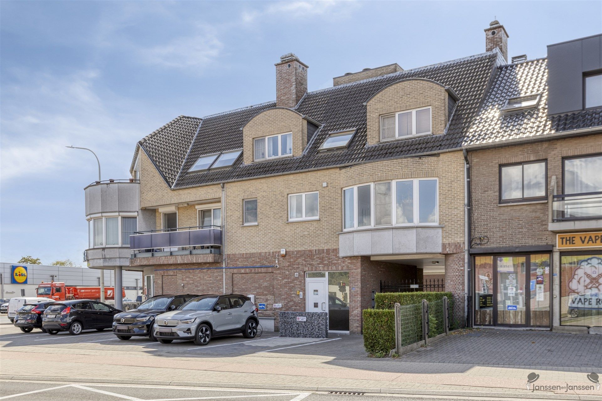 Appartement te koop foto {{pictureIndex}}